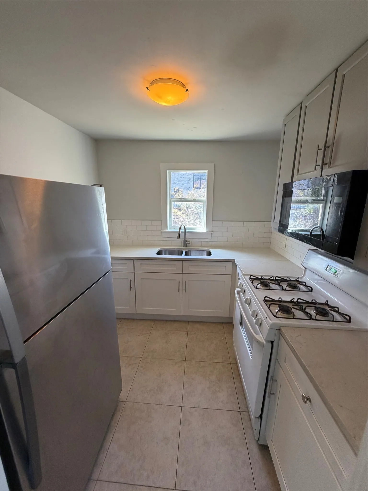 Apartment For Rent in Dallas County , 230 Starr Street 101, Dallas, Texas 75203, 1 Bedroom, 1 Bathroom, Garage spaces, 600 Sqft, built in 1960, mls#21409644, Real Estate Agent in Dallas, Homes For Rent in Dallas county, Homes For Rent in Dallas, Realtor in Dallas Texas, Real Estate Brokerage Independent Realty Texas, Luminita Cordes Realtor