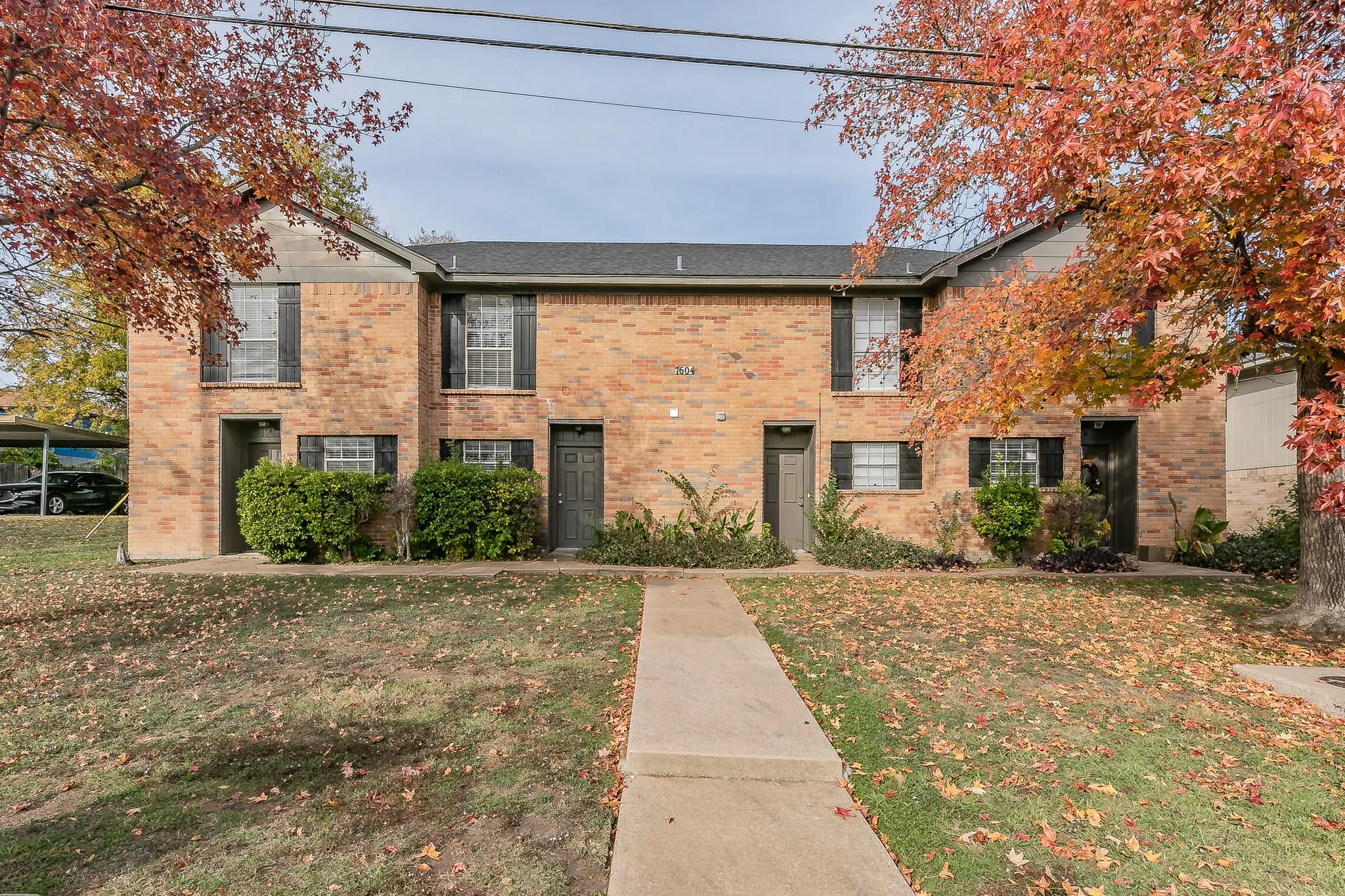 Apartment For Rent in Tarrant County , 7604 Chapin Road A, Fort Worth, Texas 76116, 2 Bedroom, 2 Bathroom, Garage spaces, 1,095 Sqft, built in 1984, mls#21409649, Real Estate Agent in Fort Worth, Homes For Rent in Tarrant county, Homes For Rent in Fort Worth, Realtor in Fort Worth Texas, Real Estate Brokerage Independent Realty Texas, Luminita Cordes Realtor