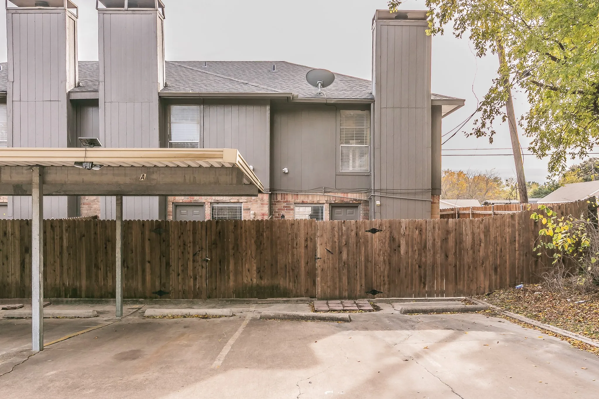 Apartment For Rent in Tarrant County , 7604 Chapin Road A, Fort Worth, Texas 76116, 2 Bedroom, 2 Bathroom, Garage spaces, 1,095 Sqft, built in 1984, mls#21409649, Real Estate Agent in Fort Worth, Homes For Rent in Tarrant county, Homes For Rent in Fort Worth, Realtor in Fort Worth Texas, Real Estate Brokerage Independent Realty Texas, Luminita Cordes Realtor