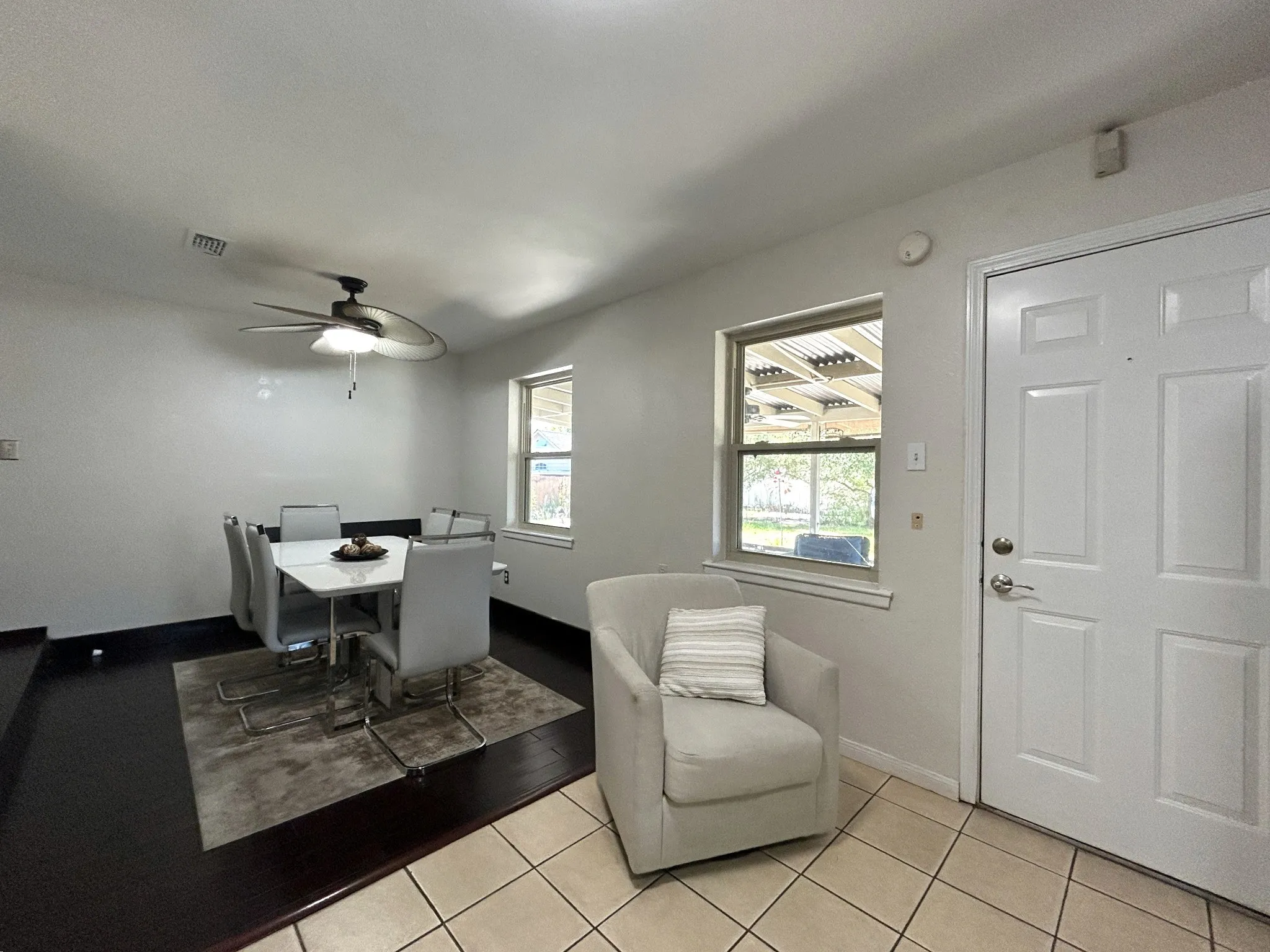 Single Family Residence For Rent in Tarrant County , 861 Russell Lane, Bedford, Texas 76022, 3 Bedroom, 2 Bathroom, Garage spaces, 1,190 Sqft, built in 1964, mls#21409672, Real Estate Agent in Bedford, Homes For Rent in Tarrant county, Homes For Rent in Bedford, Realtor in Bedford Texas, Real Estate Brokerage Independent Realty Texas, Luminita Cordes Realtor