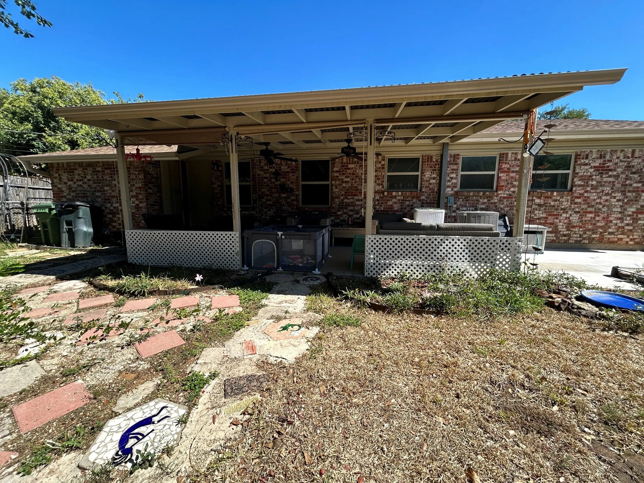 Single Family Residence For Rent in Tarrant County , 861 Russell Lane, Bedford, Texas 76022, 3 Bedroom, 2 Bathroom, Garage spaces, 1,190 Sqft, built in 1964, mls#21409672, Real Estate Agent in Bedford, Homes For Rent in Tarrant county, Homes For Rent in Bedford, Realtor in Bedford Texas, Real Estate Brokerage Independent Realty Texas, Luminita Cordes Realtor