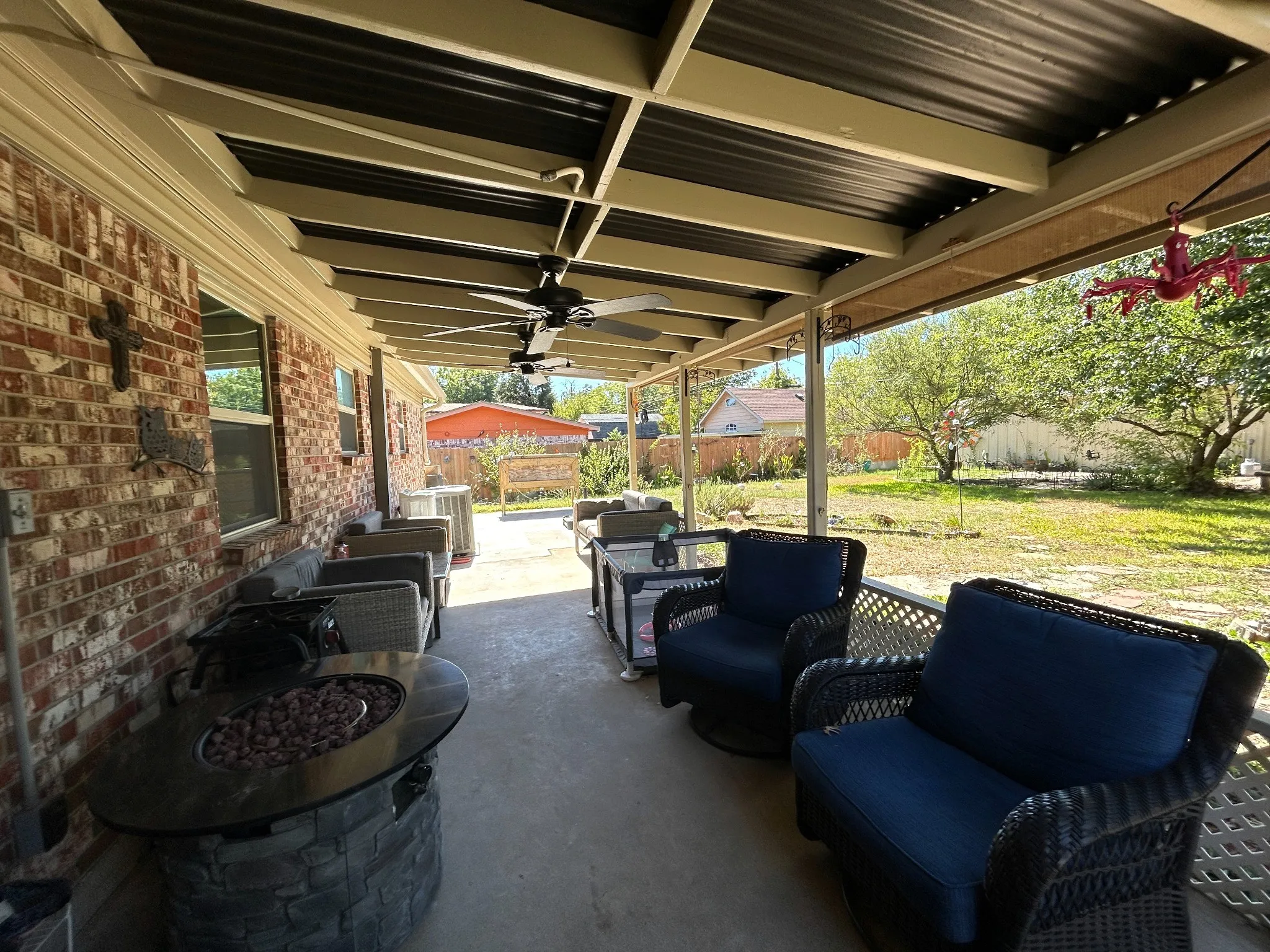 Single Family Residence For Rent in Tarrant County , 861 Russell Lane, Bedford, Texas 76022, 3 Bedroom, 2 Bathroom, Garage spaces, 1,190 Sqft, built in 1964, mls#21409672, Real Estate Agent in Bedford, Homes For Rent in Tarrant county, Homes For Rent in Bedford, Realtor in Bedford Texas, Real Estate Brokerage Independent Realty Texas, Luminita Cordes Realtor