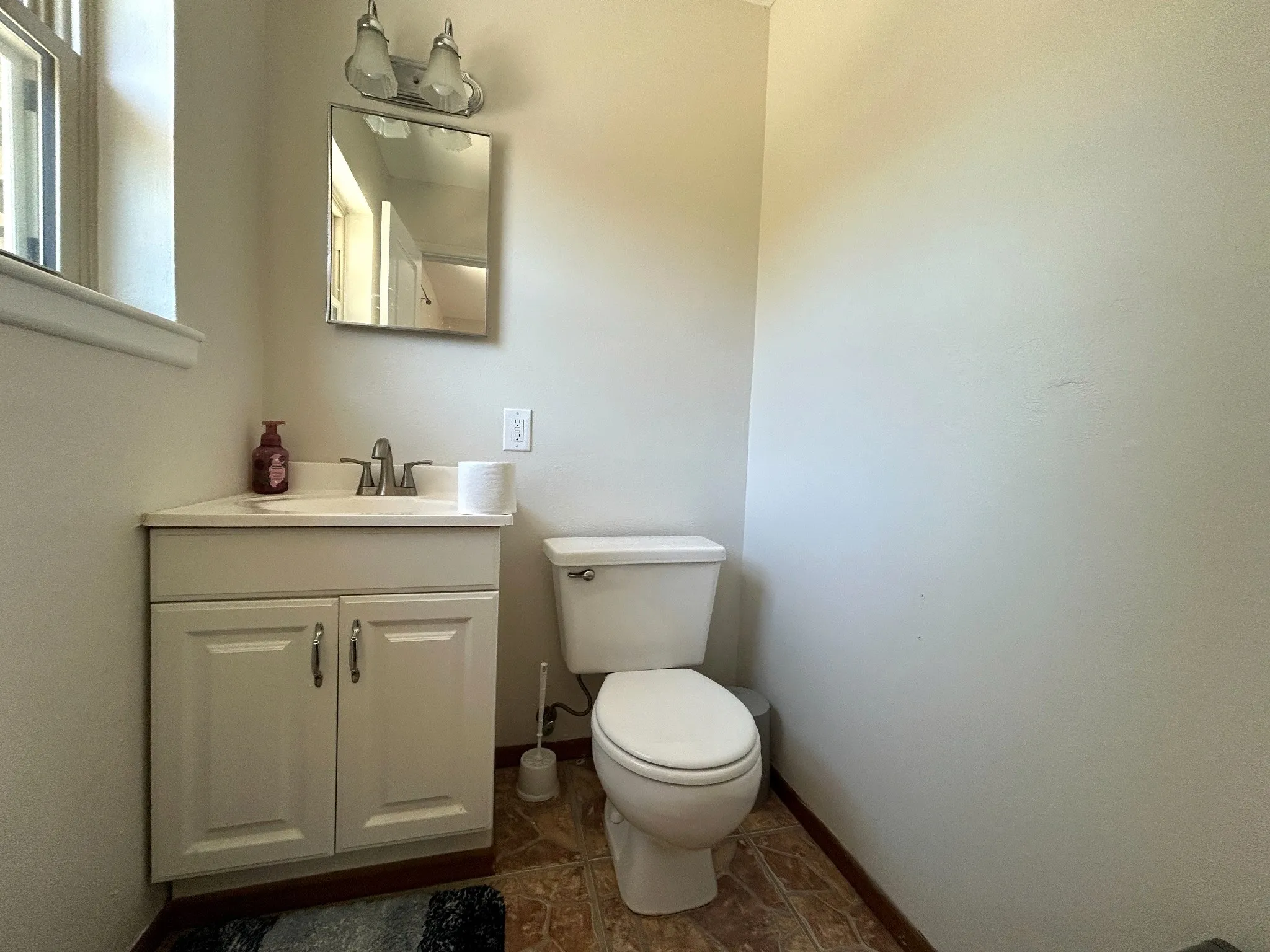 Single Family Residence For Rent in Tarrant County , 861 Russell Lane, Bedford, Texas 76022, 3 Bedroom, 2 Bathroom, Garage spaces, 1,190 Sqft, built in 1964, mls#21409672, Real Estate Agent in Bedford, Homes For Rent in Tarrant county, Homes For Rent in Bedford, Realtor in Bedford Texas, Real Estate Brokerage Independent Realty Texas, Luminita Cordes Realtor