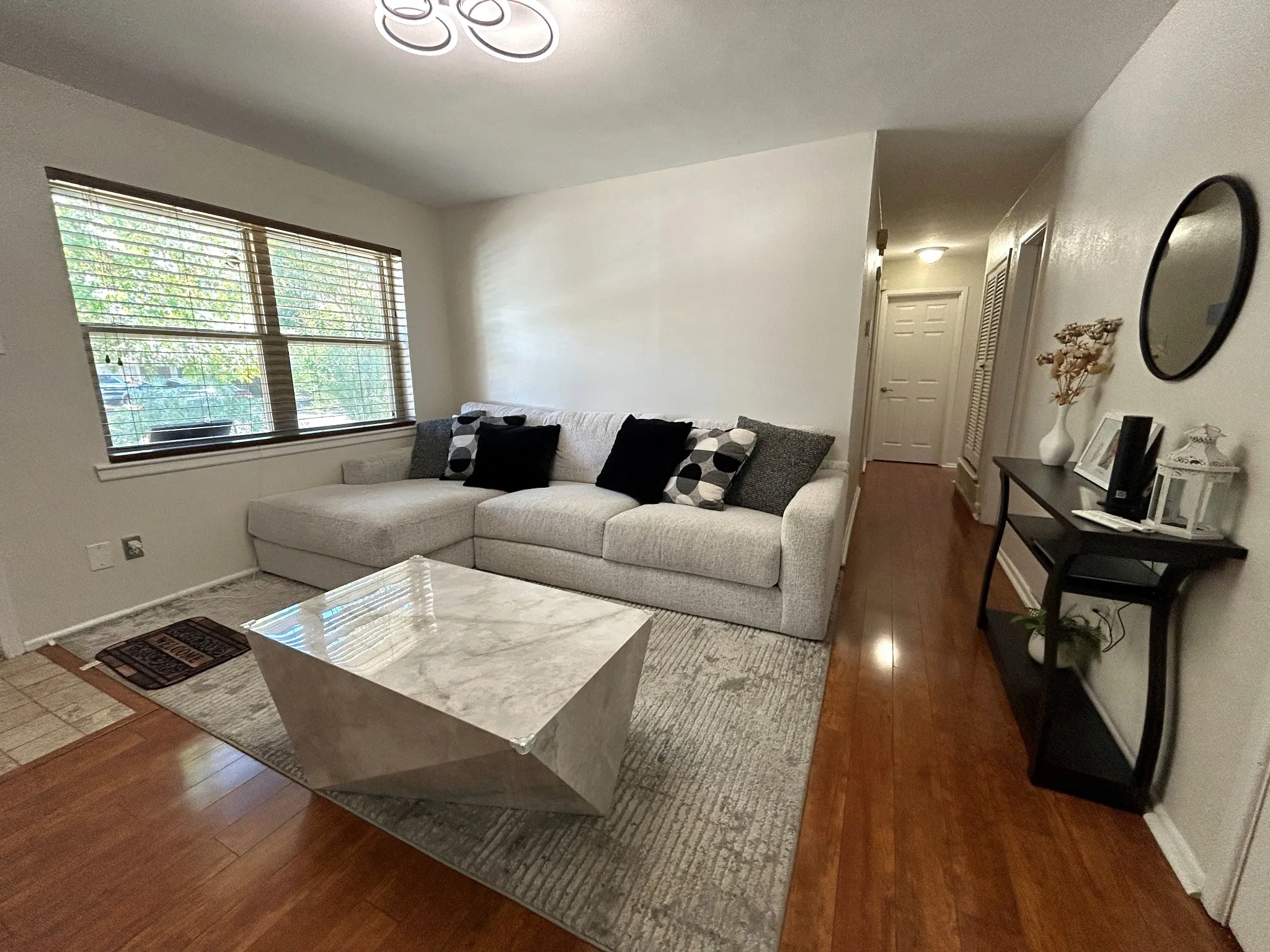 Single Family Residence For Rent in Tarrant County , 861 Russell Lane, Bedford, Texas 76022, 3 Bedroom, 2 Bathroom, Garage spaces, 1,190 Sqft, built in 1964, mls#21409672, Real Estate Agent in Bedford, Homes For Rent in Tarrant county, Homes For Rent in Bedford, Realtor in Bedford Texas, Real Estate Brokerage Independent Realty Texas, Luminita Cordes Realtor