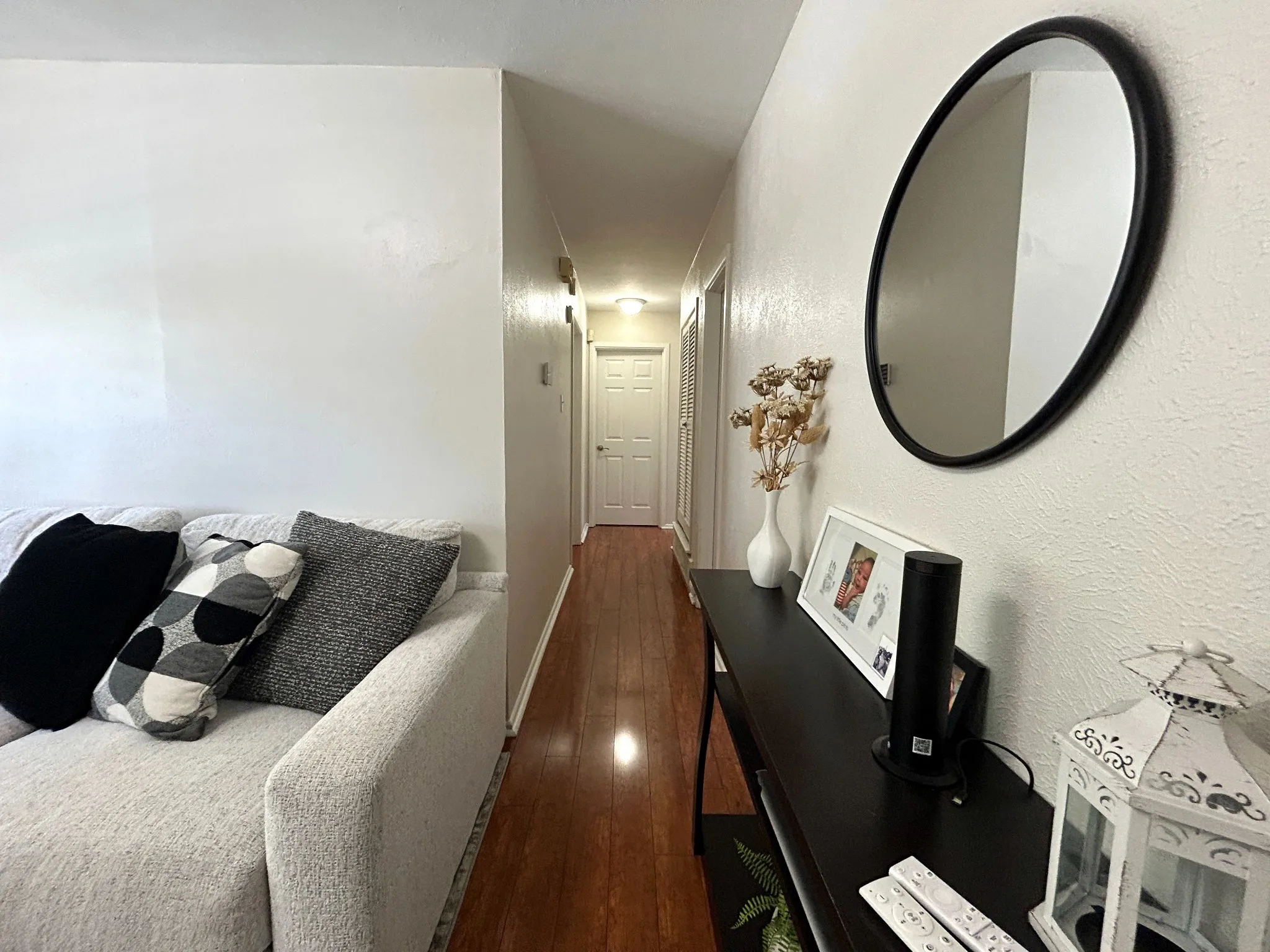 Single Family Residence For Rent in Tarrant County , 861 Russell Lane, Bedford, Texas 76022, 3 Bedroom, 2 Bathroom, Garage spaces, 1,190 Sqft, built in 1964, mls#21409672, Real Estate Agent in Bedford, Homes For Rent in Tarrant county, Homes For Rent in Bedford, Realtor in Bedford Texas, Real Estate Brokerage Independent Realty Texas, Luminita Cordes Realtor