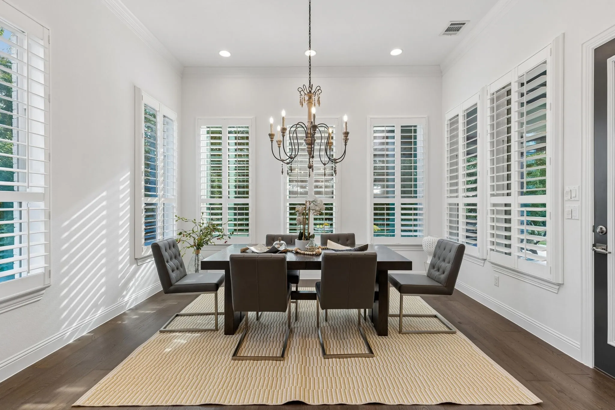Stunning Dining Area - access to outdoor living.