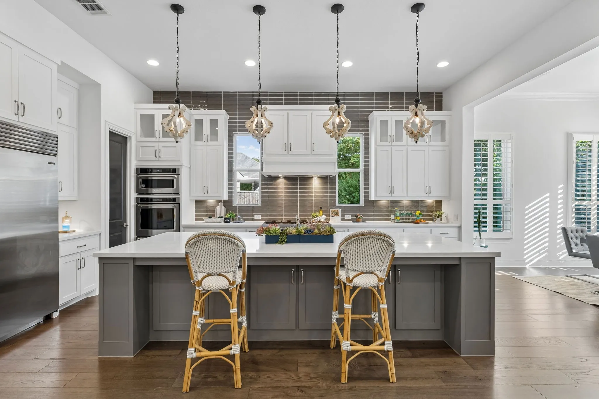 Expansive Kitchen- Ful Size- Side by Side Subzero Regrigerator/Freezer