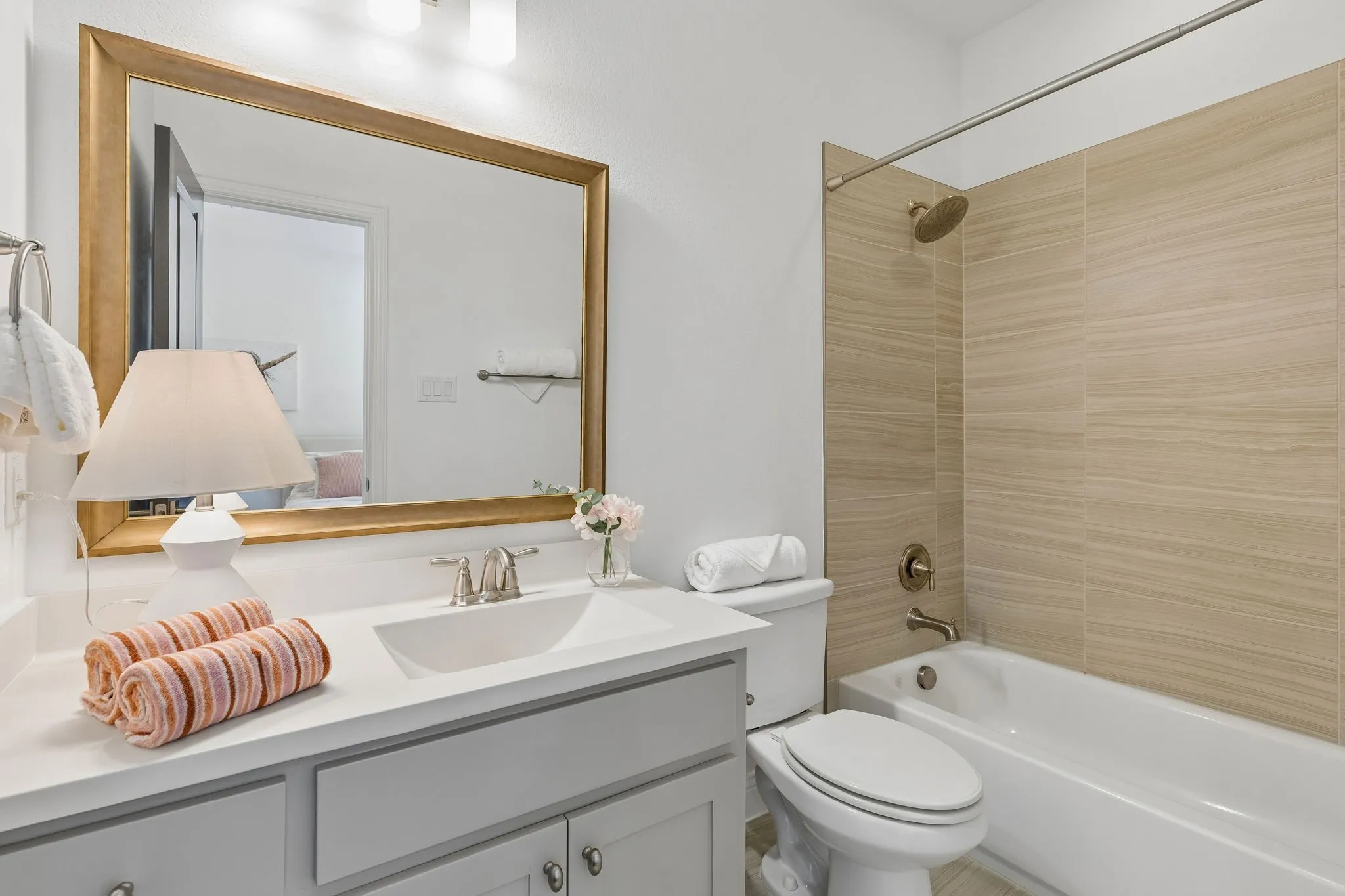 Secondary Bathroom tub/shower combo