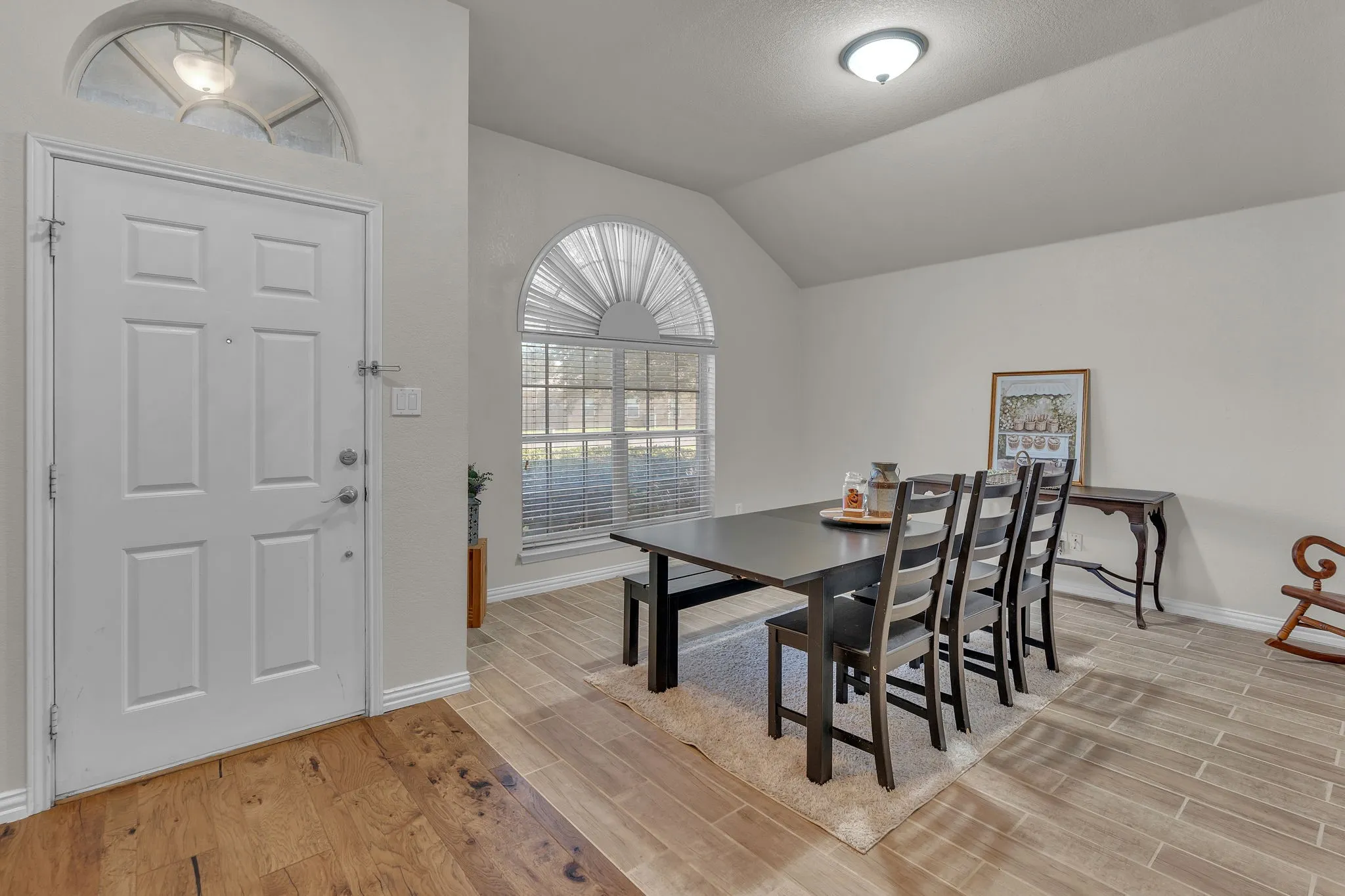 Single Family Residence For Sale in Parker County , 229 Willow Creek Drive, Weatherford, Texas 76085, 4 Bedroom, 2 Bathroom, 2 Garage spaces, 2,312 Sqft, built in 2003, mls#21409058, Real Estate Agent in Weatherford, Homes For Sale in Parker county, Homes For Sale in Weatherford, Realtor in Weatherford Texas, Real Estate Brokerage Independent Realty Texas, Luminita Cordes Realtor