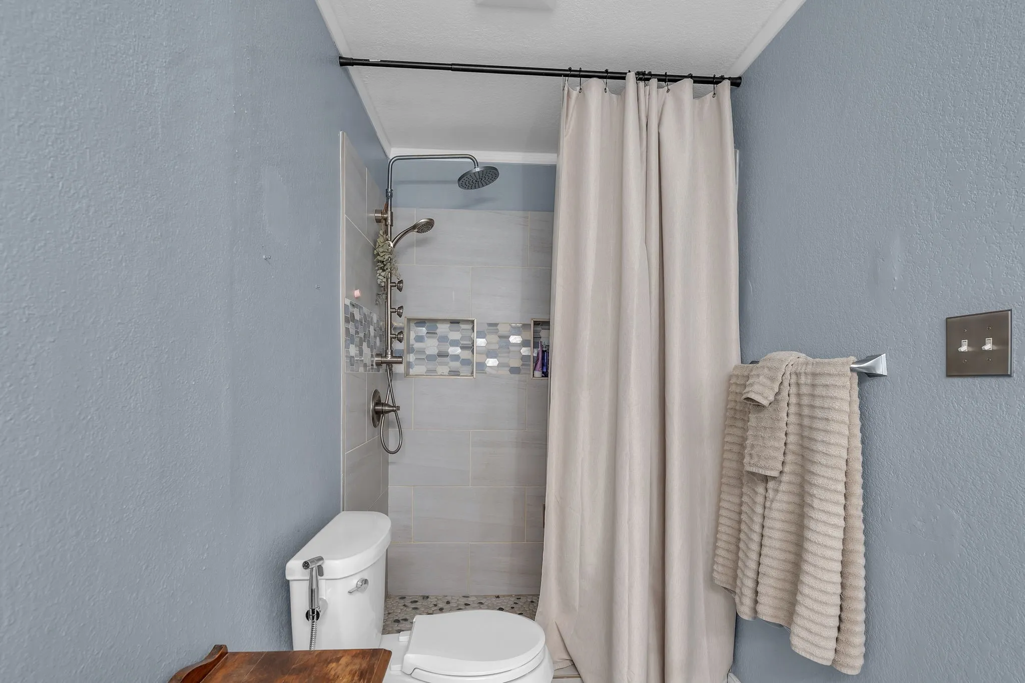 Hall bath shower