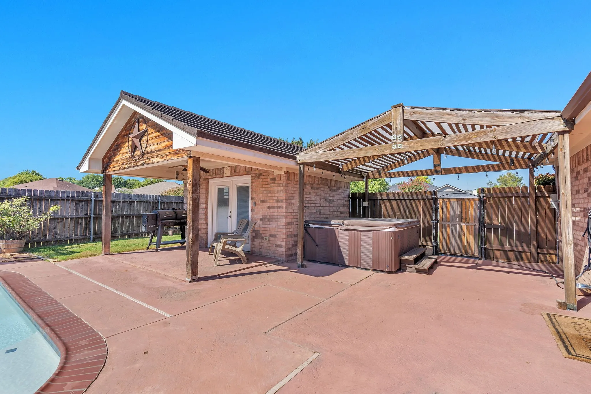 Pool house
