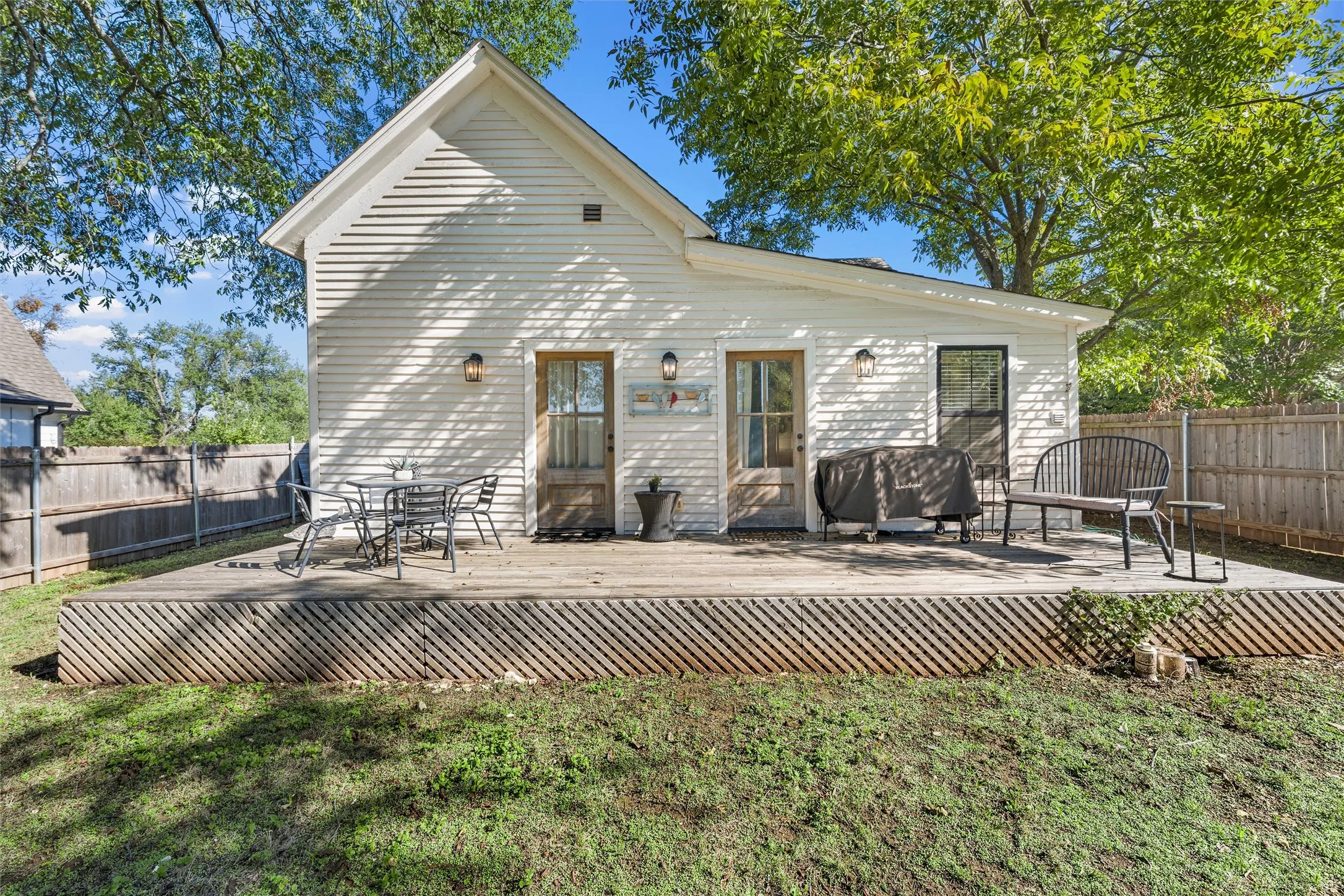 Single Family Residence For Sale in Mc Lennan County , 605 W Ronda Street, West, Texas 76691, 2 Bedroom, 1 Bathroom, Garage spaces, 972 Sqft, built in 1920, mls#21404492, Real Estate Agent in West, Homes For Sale in Mc Lennan county, Homes For Sale in West, Realtor in West Texas, Real Estate Brokerage Independent Realty Texas, Luminita Cordes Realtor