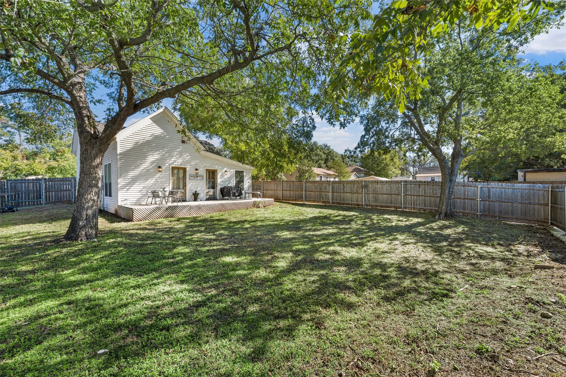 Single Family Residence For Sale in Mc Lennan County , 605 W Ronda Street, West, Texas 76691, 2 Bedroom, 1 Bathroom, Garage spaces, 972 Sqft, built in 1920, mls#21404492, Real Estate Agent in West, Homes For Sale in Mc Lennan county, Homes For Sale in West, Realtor in West Texas, Real Estate Brokerage Independent Realty Texas, Luminita Cordes Realtor