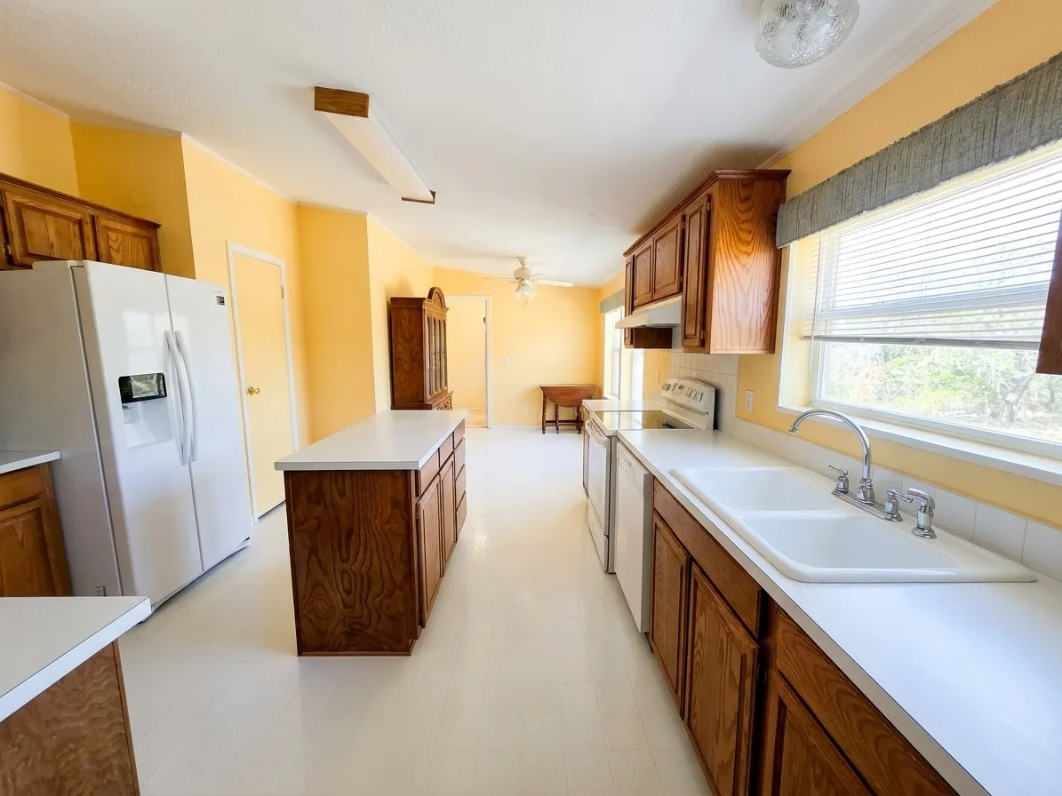 Mobile Home For Sale in Bosque County , 166 Private Road 1387, Morgan, Texas 76671, 3 Bedroom, 2 Bathroom, Garage spaces, 1,568 Sqft, built in 2003, mls#21409661, Real Estate Agent in Morgan, Homes For Sale in Bosque county, Homes For Sale in Morgan, Realtor in Morgan Texas, Real Estate Brokerage Independent Realty Texas, Luminita Cordes Realtor