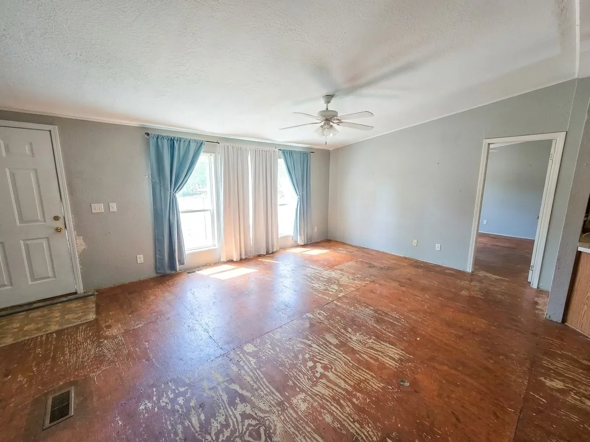 Mobile Home For Sale in Bosque County , 166 Private Road 1387, Morgan, Texas 76671, 3 Bedroom, 2 Bathroom, Garage spaces, 1,568 Sqft, built in 2003, mls#21409661, Real Estate Agent in Morgan, Homes For Sale in Bosque county, Homes For Sale in Morgan, Realtor in Morgan Texas, Real Estate Brokerage Independent Realty Texas, Luminita Cordes Realtor
