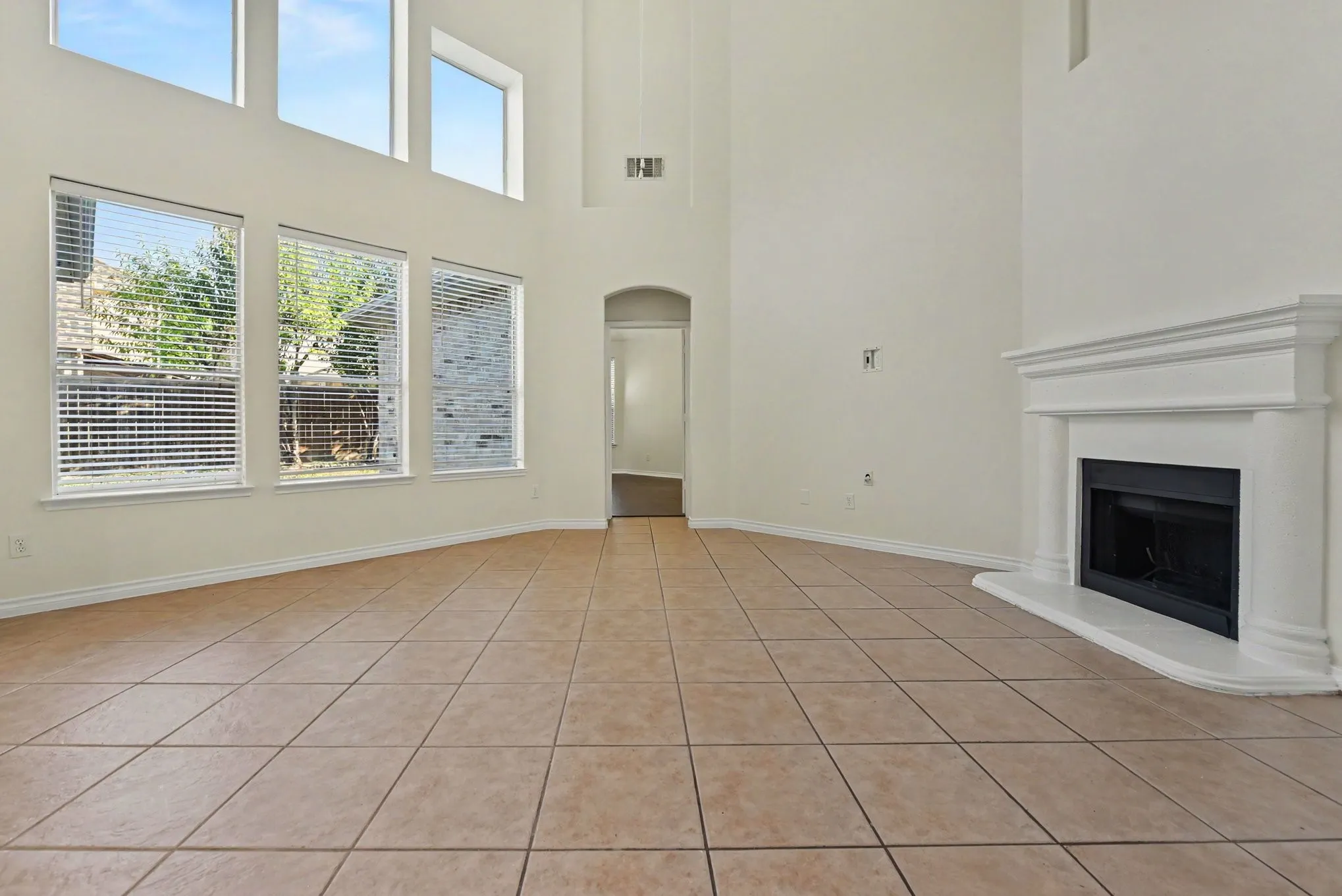 Single Family Residence For Sale in Collin County , 9416 Jerico Drive, Mc Kinney, Texas 75072, 5 Bedroom, 4 Bathroom, 2 Garage spaces, 3,007 Sqft, built in 2006, mls#21409179, Real Estate Agent in Mc Kinney, Homes For Sale in Collin county, Homes For Sale in Mc Kinney, Realtor in Mc Kinney Texas, Real Estate Brokerage Independent Realty Texas, Luminita Cordes Realtor