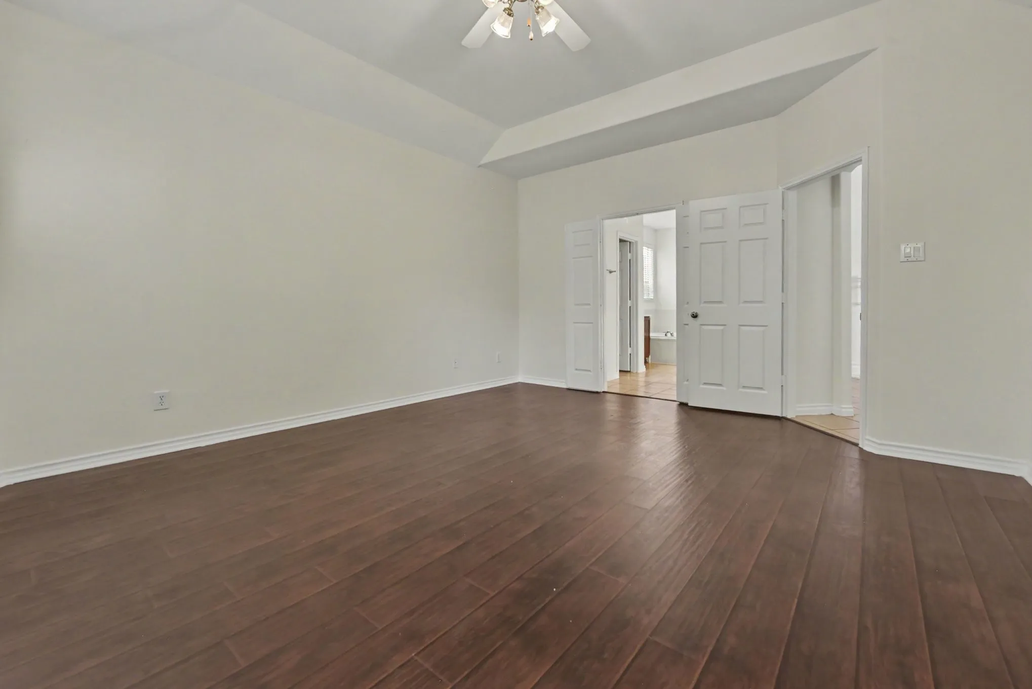 Single Family Residence For Sale in Collin County , 9416 Jerico Drive, Mc Kinney, Texas 75072, 5 Bedroom, 4 Bathroom, 2 Garage spaces, 3,007 Sqft, built in 2006, mls#21409179, Real Estate Agent in Mc Kinney, Homes For Sale in Collin county, Homes For Sale in Mc Kinney, Realtor in Mc Kinney Texas, Real Estate Brokerage Independent Realty Texas, Luminita Cordes Realtor