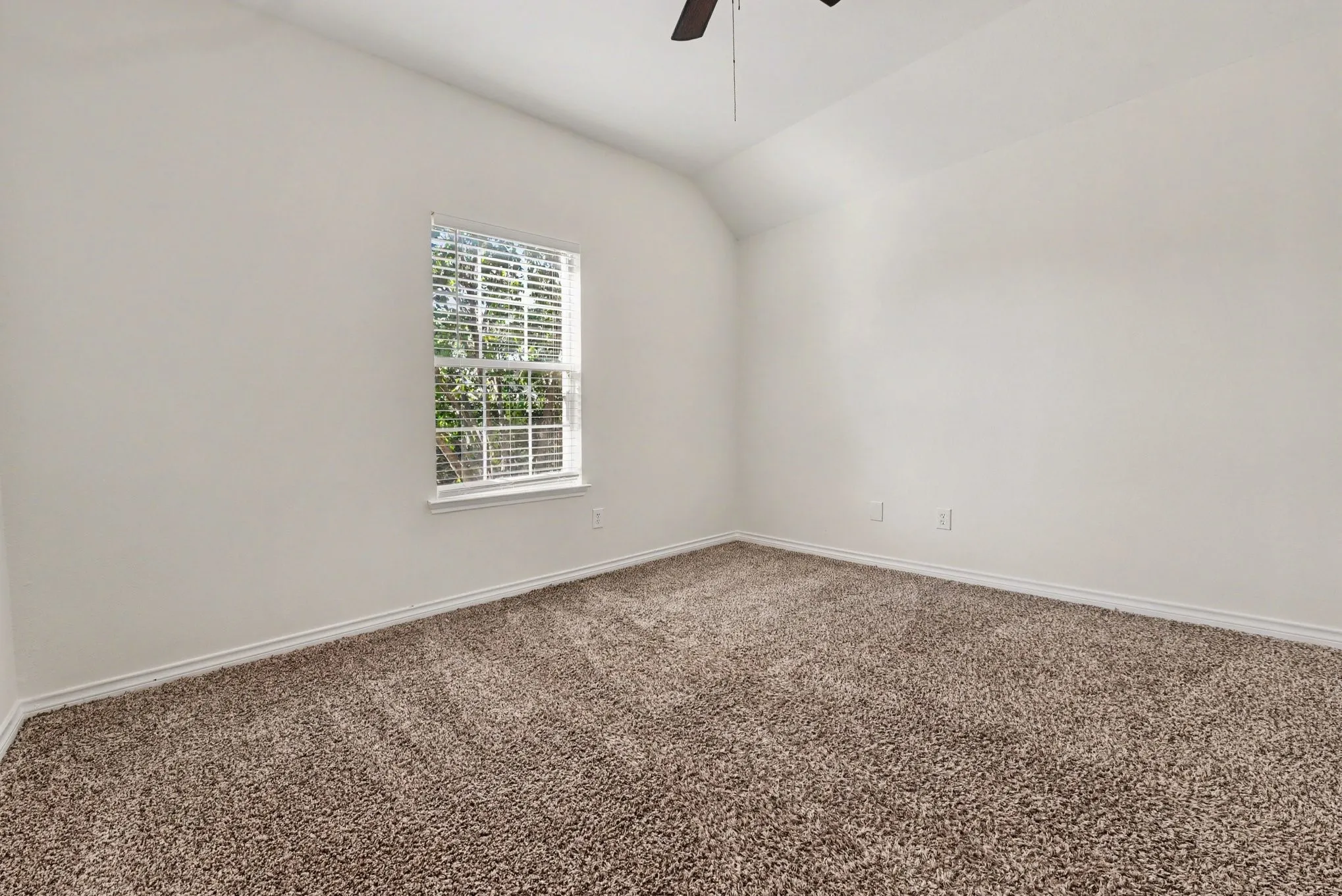 Single Family Residence For Sale in Collin County , 9416 Jerico Drive, Mc Kinney, Texas 75072, 5 Bedroom, 4 Bathroom, 2 Garage spaces, 3,007 Sqft, built in 2006, mls#21409179, Real Estate Agent in Mc Kinney, Homes For Sale in Collin county, Homes For Sale in Mc Kinney, Realtor in Mc Kinney Texas, Real Estate Brokerage Independent Realty Texas, Luminita Cordes Realtor