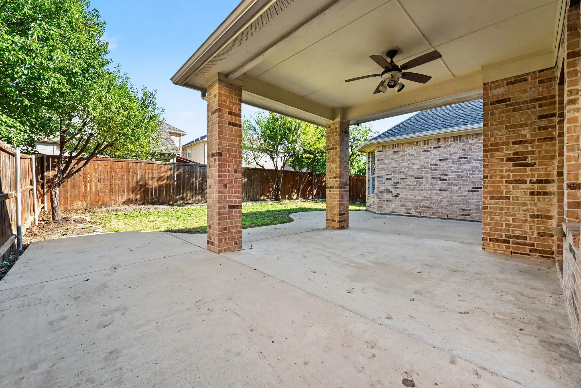 Single Family Residence For Sale in Collin County , 9416 Jerico Drive, Mc Kinney, Texas 75072, 5 Bedroom, 4 Bathroom, 2 Garage spaces, 3,007 Sqft, built in 2006, mls#21409179, Real Estate Agent in Mc Kinney, Homes For Sale in Collin county, Homes For Sale in Mc Kinney, Realtor in Mc Kinney Texas, Real Estate Brokerage Independent Realty Texas, Luminita Cordes Realtor
