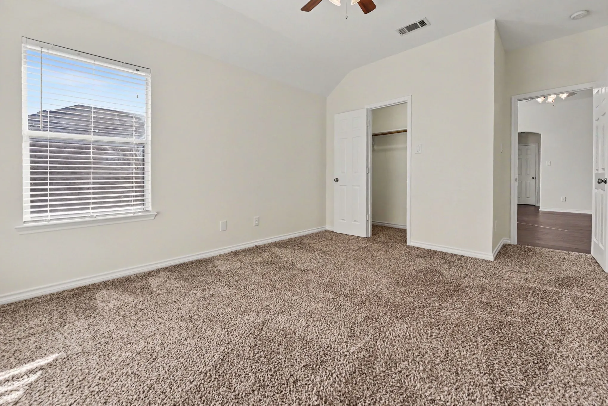 Single Family Residence For Sale in Collin County , 9416 Jerico Drive, Mc Kinney, Texas 75072, 5 Bedroom, 4 Bathroom, 2 Garage spaces, 3,007 Sqft, built in 2006, mls#21409179, Real Estate Agent in Mc Kinney, Homes For Sale in Collin county, Homes For Sale in Mc Kinney, Realtor in Mc Kinney Texas, Real Estate Brokerage Independent Realty Texas, Luminita Cordes Realtor