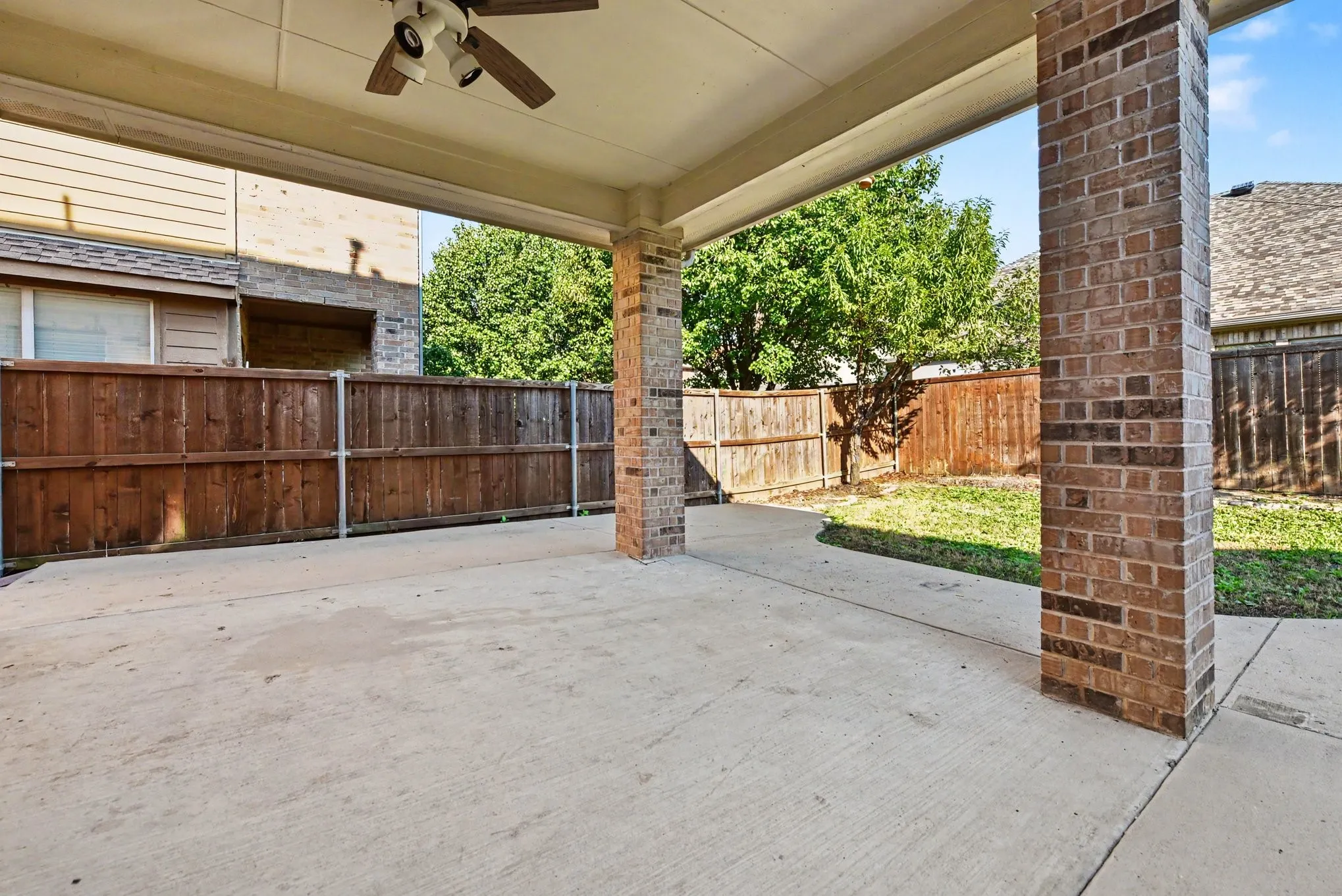 Single Family Residence For Sale in Collin County , 9416 Jerico Drive, Mc Kinney, Texas 75072, 5 Bedroom, 4 Bathroom, 2 Garage spaces, 3,007 Sqft, built in 2006, mls#21409179, Real Estate Agent in Mc Kinney, Homes For Sale in Collin county, Homes For Sale in Mc Kinney, Realtor in Mc Kinney Texas, Real Estate Brokerage Independent Realty Texas, Luminita Cordes Realtor