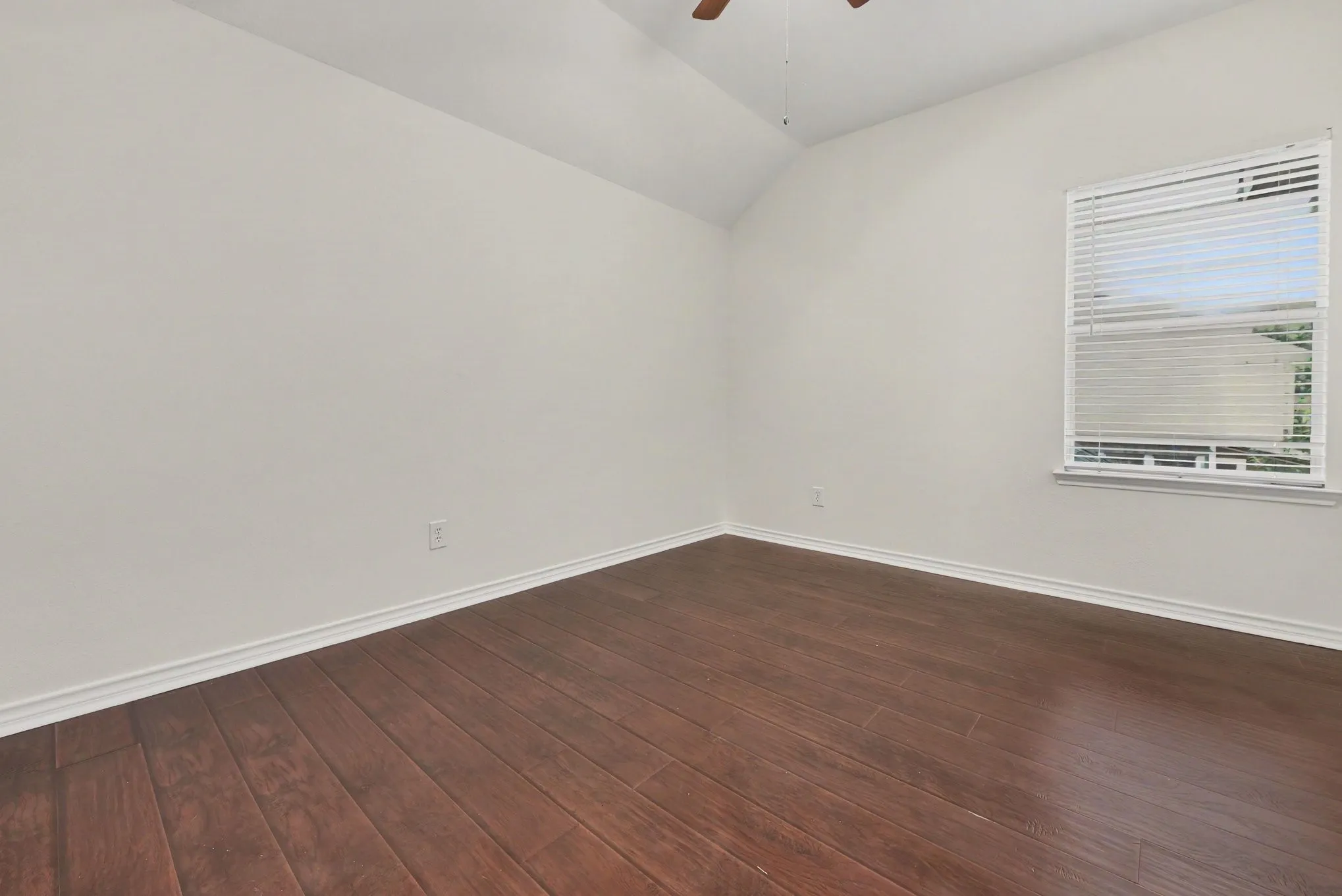 Single Family Residence For Sale in Collin County , 9416 Jerico Drive, Mc Kinney, Texas 75072, 5 Bedroom, 4 Bathroom, 2 Garage spaces, 3,007 Sqft, built in 2006, mls#21409179, Real Estate Agent in Mc Kinney, Homes For Sale in Collin county, Homes For Sale in Mc Kinney, Realtor in Mc Kinney Texas, Real Estate Brokerage Independent Realty Texas, Luminita Cordes Realtor