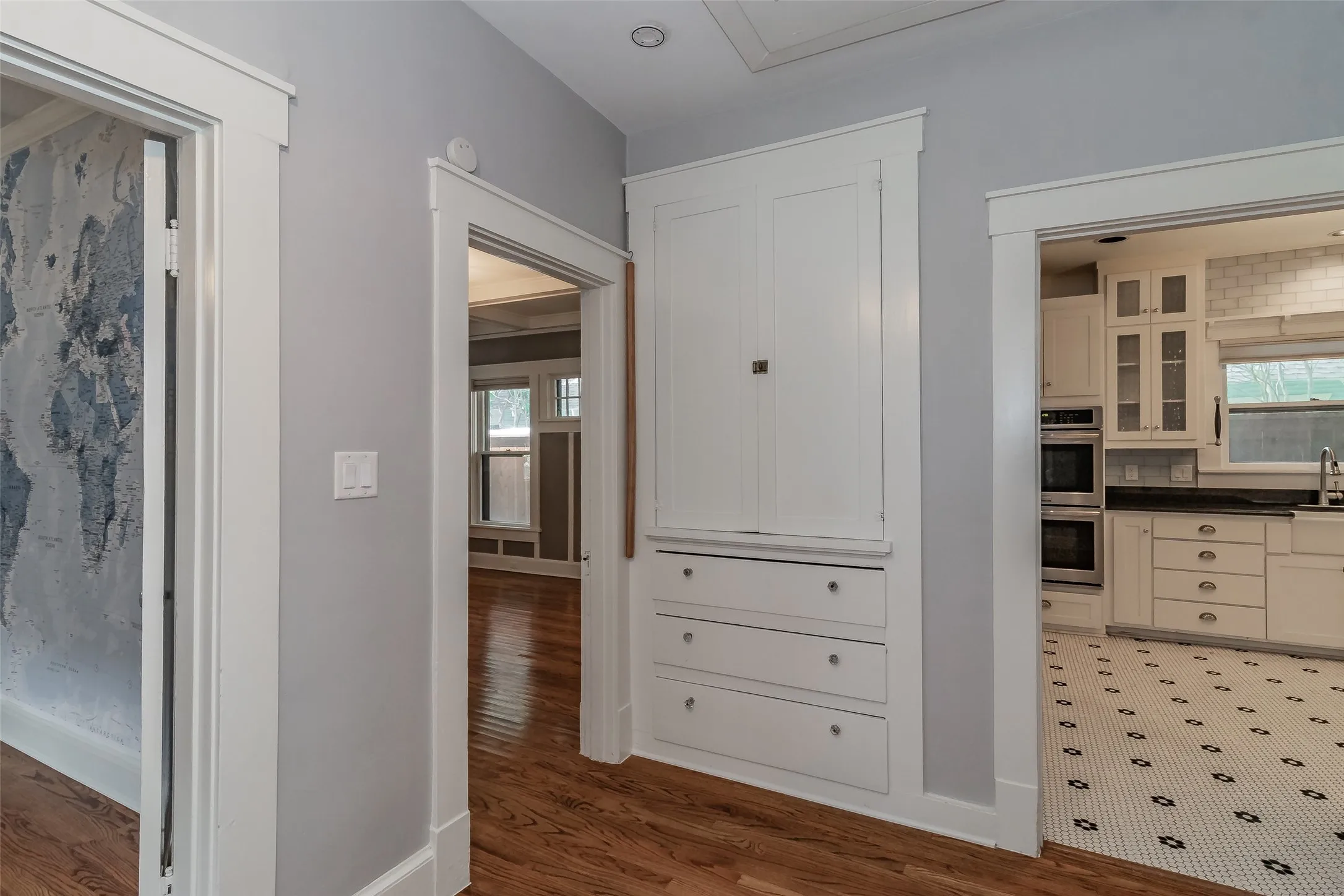 Single Family Residence For Rent in Tarrant County , 2209 6th Avenue, Fort Worth, Texas 76110, 2 Bedroom, 2 Bathroom, 2 Garage spaces, 1,711 Sqft, built in 1919, mls#21409680, Real Estate Agent in Fort Worth, Homes For Rent in Tarrant county, Homes For Rent in Fort Worth, Realtor in Fort Worth Texas, Real Estate Brokerage Independent Realty Texas, Luminita Cordes Realtor