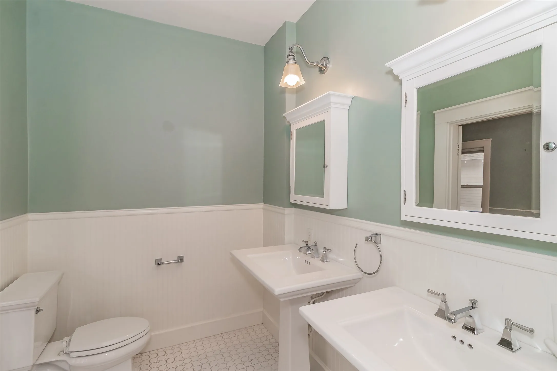 Single Family Residence For Rent in Tarrant County , 2209 6th Avenue, Fort Worth, Texas 76110, 2 Bedroom, 2 Bathroom, 2 Garage spaces, 1,711 Sqft, built in 1919, mls#21409680, Real Estate Agent in Fort Worth, Homes For Rent in Tarrant county, Homes For Rent in Fort Worth, Realtor in Fort Worth Texas, Real Estate Brokerage Independent Realty Texas, Luminita Cordes Realtor