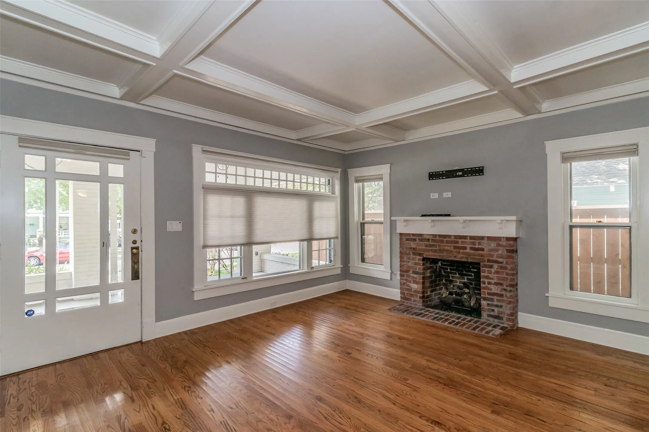 Single Family Residence For Rent in Tarrant County , 2209 6th Avenue, Fort Worth, Texas 76110, 2 Bedroom, 2 Bathroom, 2 Garage spaces, 1,711 Sqft, built in 1919, mls#21409680, Real Estate Agent in Fort Worth, Homes For Rent in Tarrant county, Homes For Rent in Fort Worth, Realtor in Fort Worth Texas, Real Estate Brokerage Independent Realty Texas, Luminita Cordes Realtor