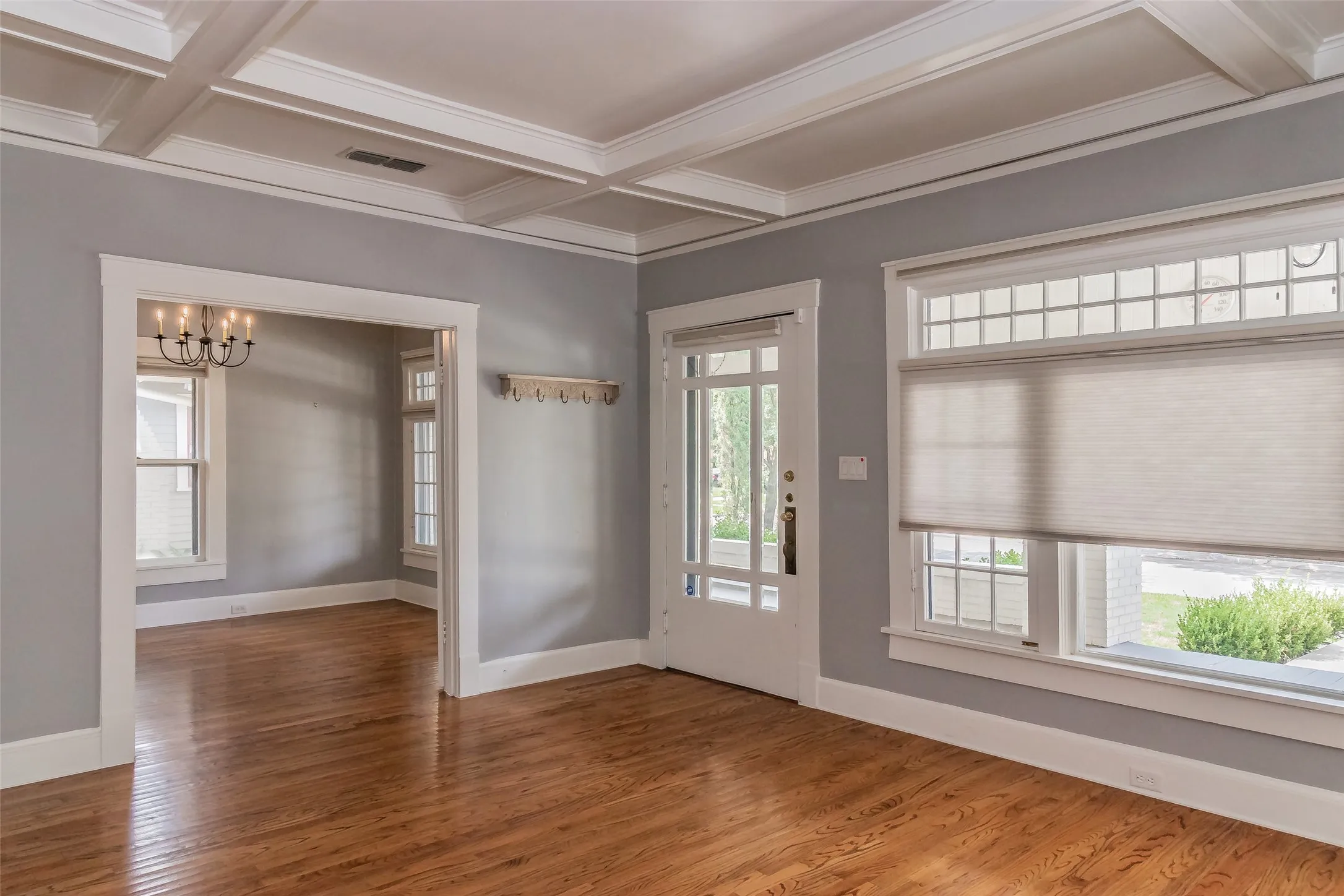Single Family Residence For Rent in Tarrant County , 2209 6th Avenue, Fort Worth, Texas 76110, 2 Bedroom, 2 Bathroom, 2 Garage spaces, 1,711 Sqft, built in 1919, mls#21409680, Real Estate Agent in Fort Worth, Homes For Rent in Tarrant county, Homes For Rent in Fort Worth, Realtor in Fort Worth Texas, Real Estate Brokerage Independent Realty Texas, Luminita Cordes Realtor