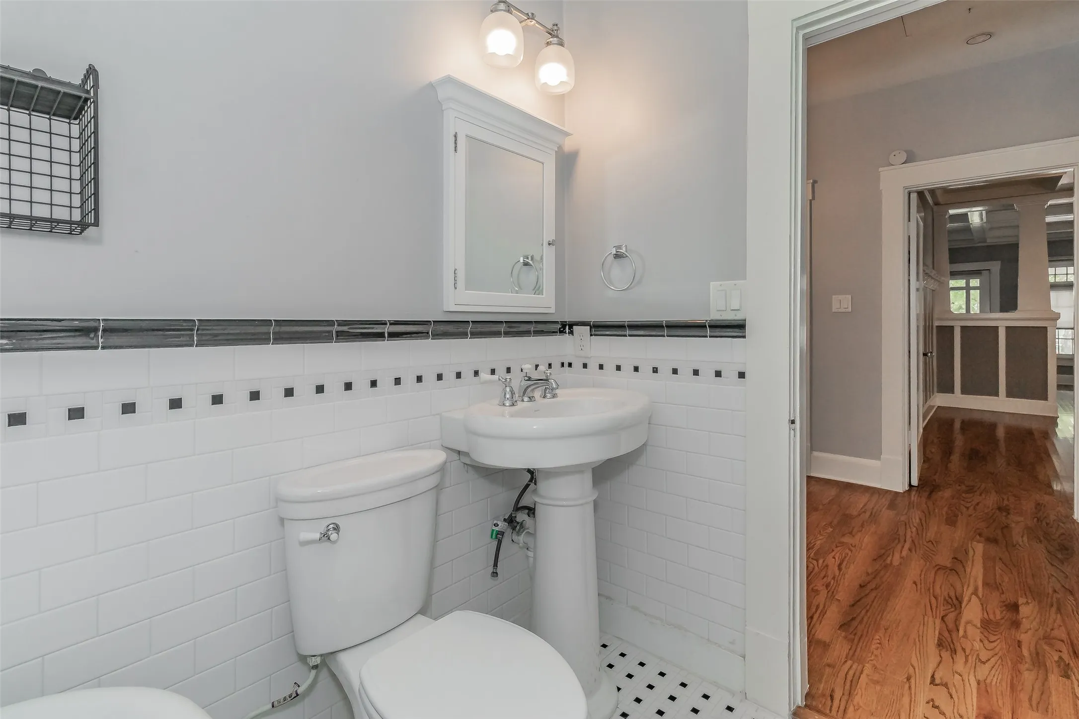 Single Family Residence For Rent in Tarrant County , 2209 6th Avenue, Fort Worth, Texas 76110, 2 Bedroom, 2 Bathroom, 2 Garage spaces, 1,711 Sqft, built in 1919, mls#21409680, Real Estate Agent in Fort Worth, Homes For Rent in Tarrant county, Homes For Rent in Fort Worth, Realtor in Fort Worth Texas, Real Estate Brokerage Independent Realty Texas, Luminita Cordes Realtor