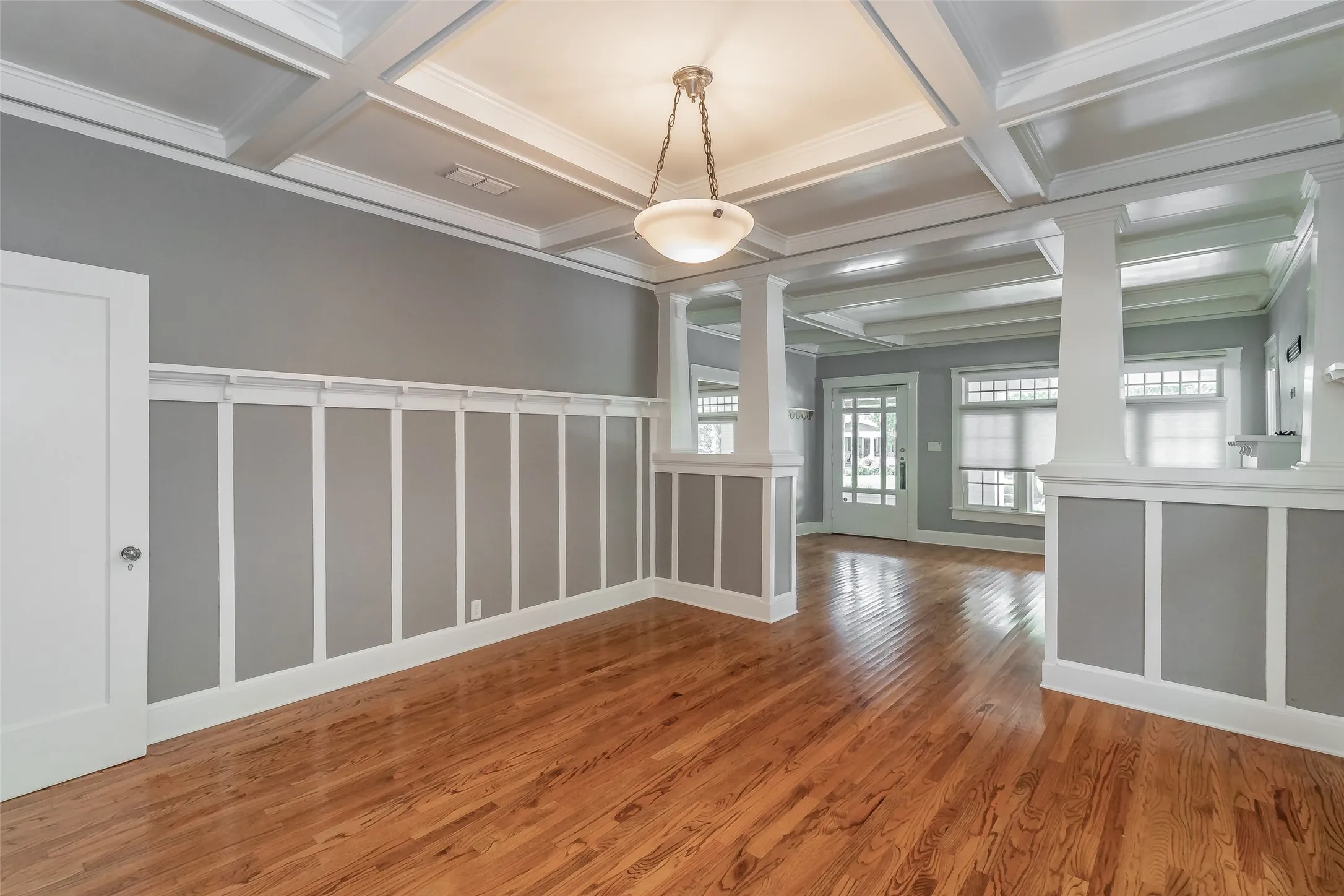 Single Family Residence For Rent in Tarrant County , 2209 6th Avenue, Fort Worth, Texas 76110, 2 Bedroom, 2 Bathroom, 2 Garage spaces, 1,711 Sqft, built in 1919, mls#21409680, Real Estate Agent in Fort Worth, Homes For Rent in Tarrant county, Homes For Rent in Fort Worth, Realtor in Fort Worth Texas, Real Estate Brokerage Independent Realty Texas, Luminita Cordes Realtor