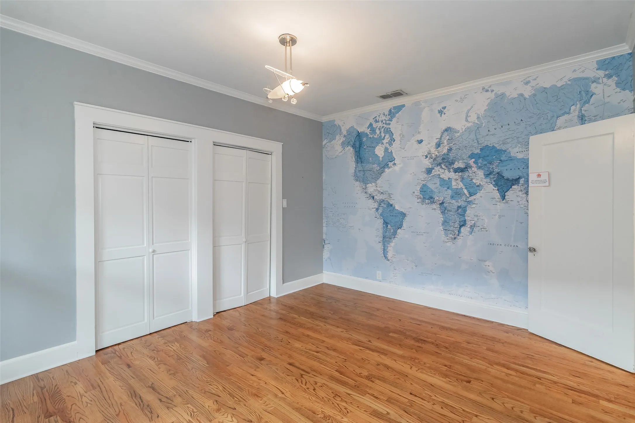 Single Family Residence For Rent in Tarrant County , 2209 6th Avenue, Fort Worth, Texas 76110, 2 Bedroom, 2 Bathroom, 2 Garage spaces, 1,711 Sqft, built in 1919, mls#21409680, Real Estate Agent in Fort Worth, Homes For Rent in Tarrant county, Homes For Rent in Fort Worth, Realtor in Fort Worth Texas, Real Estate Brokerage Independent Realty Texas, Luminita Cordes Realtor