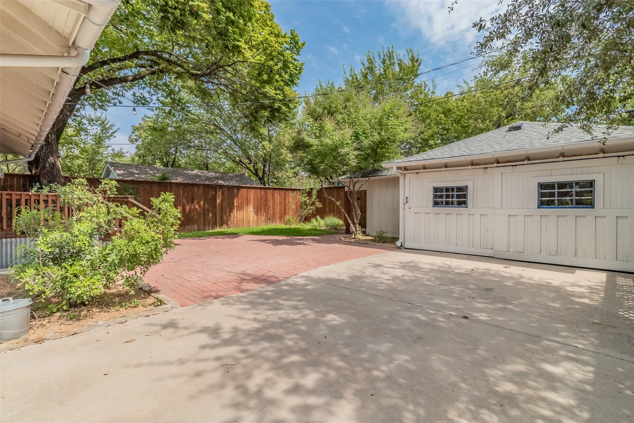 Single Family Residence For Rent in Tarrant County , 2209 6th Avenue, Fort Worth, Texas 76110, 2 Bedroom, 2 Bathroom, 2 Garage spaces, 1,711 Sqft, built in 1919, mls#21409680, Real Estate Agent in Fort Worth, Homes For Rent in Tarrant county, Homes For Rent in Fort Worth, Realtor in Fort Worth Texas, Real Estate Brokerage Independent Realty Texas, Luminita Cordes Realtor
