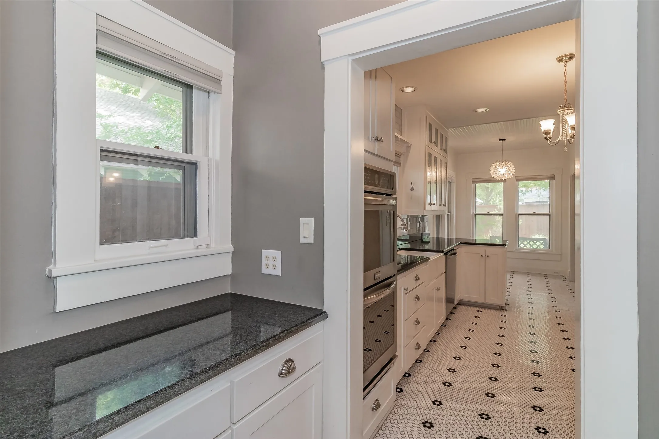 Single Family Residence For Rent in Tarrant County , 2209 6th Avenue, Fort Worth, Texas 76110, 2 Bedroom, 2 Bathroom, 2 Garage spaces, 1,711 Sqft, built in 1919, mls#21409680, Real Estate Agent in Fort Worth, Homes For Rent in Tarrant county, Homes For Rent in Fort Worth, Realtor in Fort Worth Texas, Real Estate Brokerage Independent Realty Texas, Luminita Cordes Realtor