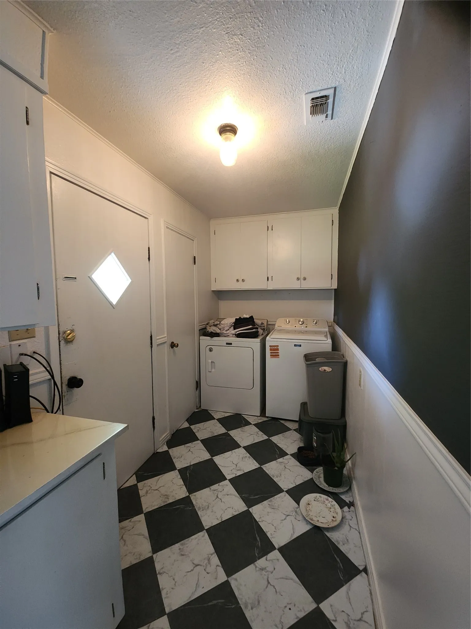 Single Family Residence For Rent in Parker County , 440 S Main Street, Springtown, Texas 76082, 3 Bedroom, 2 Bathroom, 1 Garage spaces, 1,408 Sqft, built in 1949, mls#21405600, Real Estate Agent in Springtown, Homes For Rent in Parker county, Homes For Rent in Springtown, Realtor in Springtown Texas, Real Estate Brokerage Independent Realty Texas, Luminita Cordes Realtor