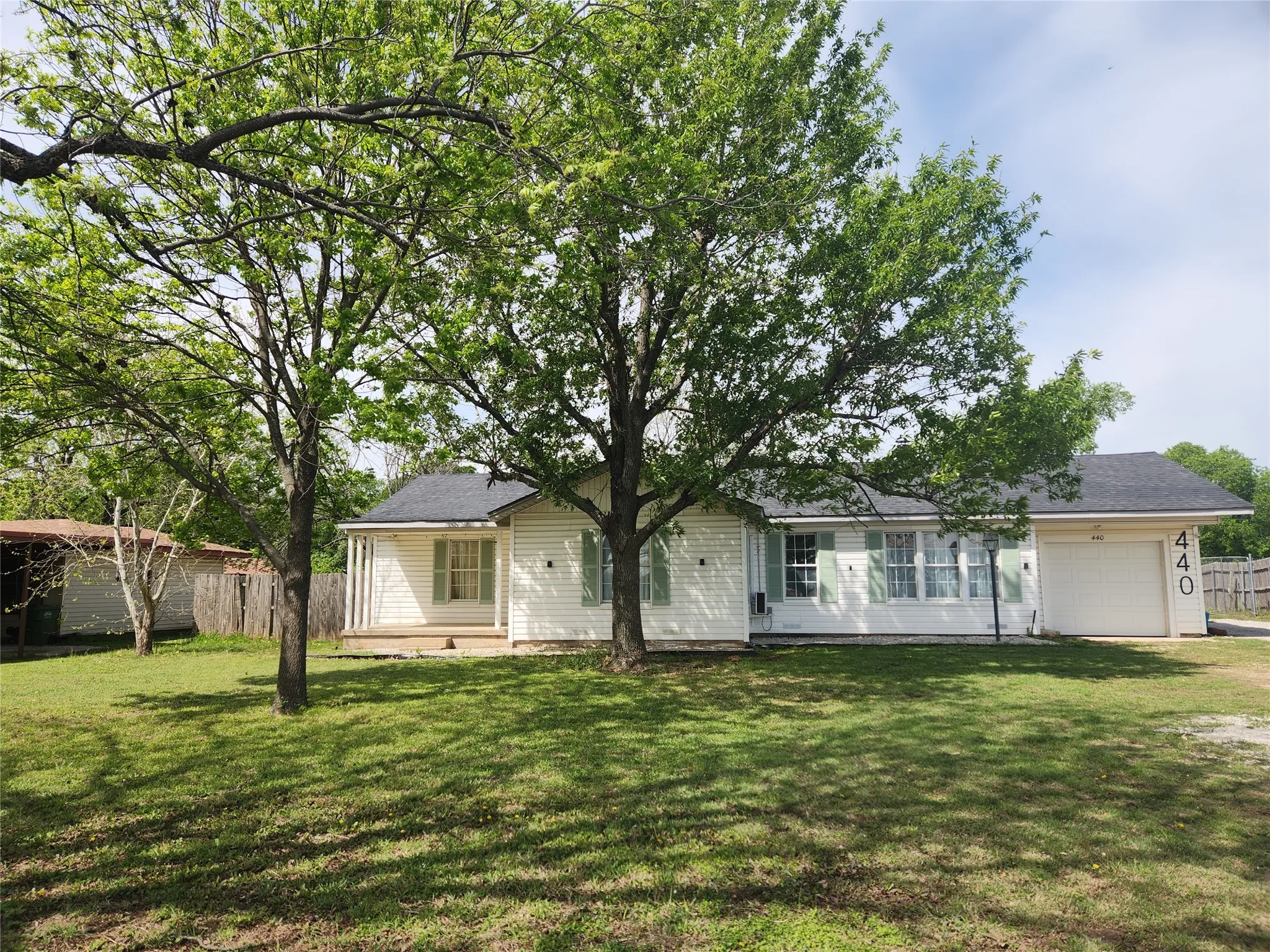 Single Family Residence For Rent