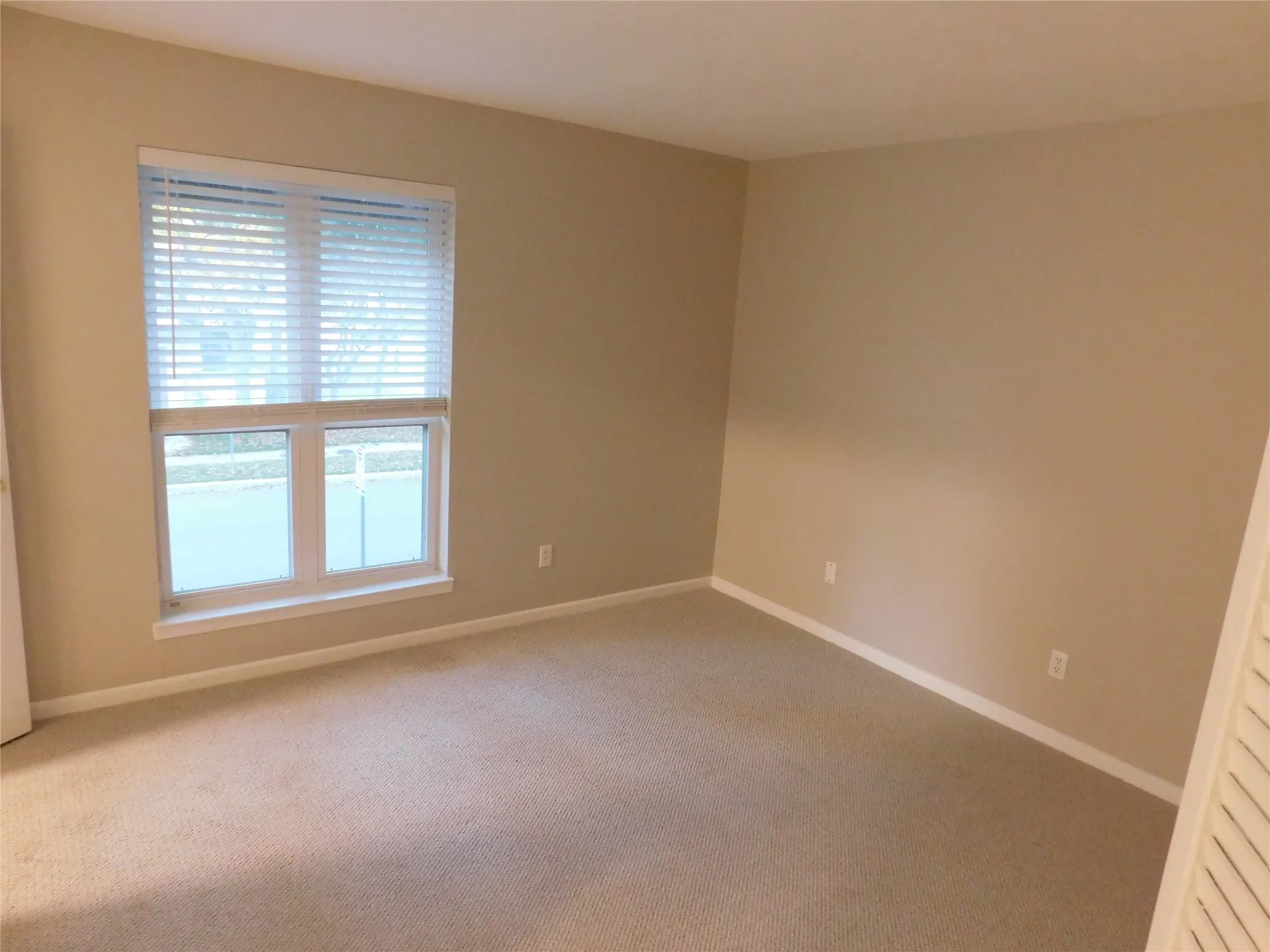 Condominium For Rent in Dallas County , 4239 Mckinney Avenue 208, Dallas, Texas 75205, 1 Bedroom, 1 Bathroom, Garage spaces, 630 Sqft, built in 1968, mls#21409627, Real Estate Agent in Dallas, Homes For Rent in Dallas county, Homes For Rent in Dallas, Realtor in Dallas Texas, Real Estate Brokerage Independent Realty Texas, Luminita Cordes Realtor
