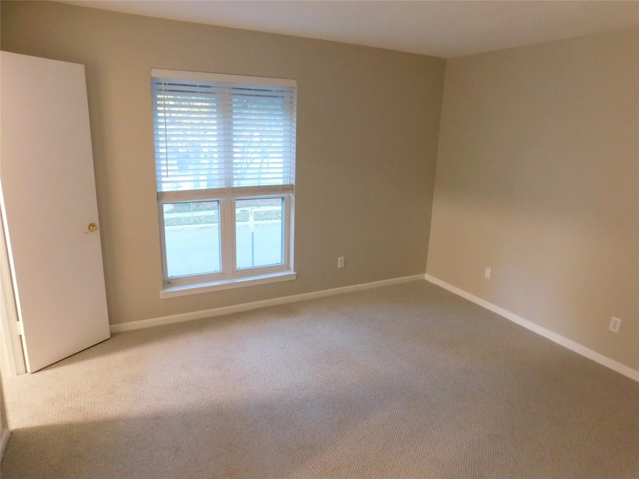 Condominium For Rent in Dallas County , 4239 Mckinney Avenue 208, Dallas, Texas 75205, 1 Bedroom, 1 Bathroom, Garage spaces, 630 Sqft, built in 1968, mls#21409627, Real Estate Agent in Dallas, Homes For Rent in Dallas county, Homes For Rent in Dallas, Realtor in Dallas Texas, Real Estate Brokerage Independent Realty Texas, Luminita Cordes Realtor