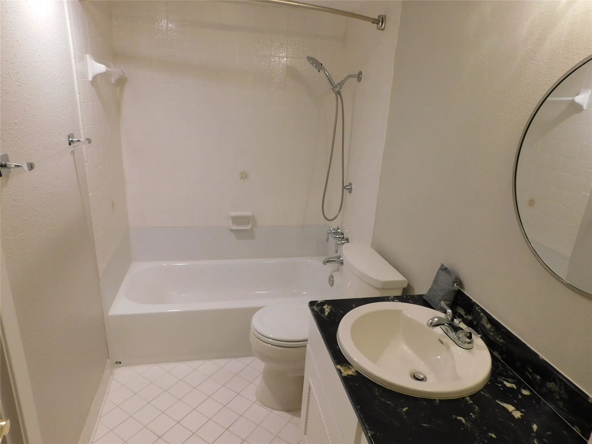 Condominium For Rent in Dallas County , 4239 Mckinney Avenue 208, Dallas, Texas 75205, 1 Bedroom, 1 Bathroom, Garage spaces, 630 Sqft, built in 1968, mls#21409627, Real Estate Agent in Dallas, Homes For Rent in Dallas county, Homes For Rent in Dallas, Realtor in Dallas Texas, Real Estate Brokerage Independent Realty Texas, Luminita Cordes Realtor