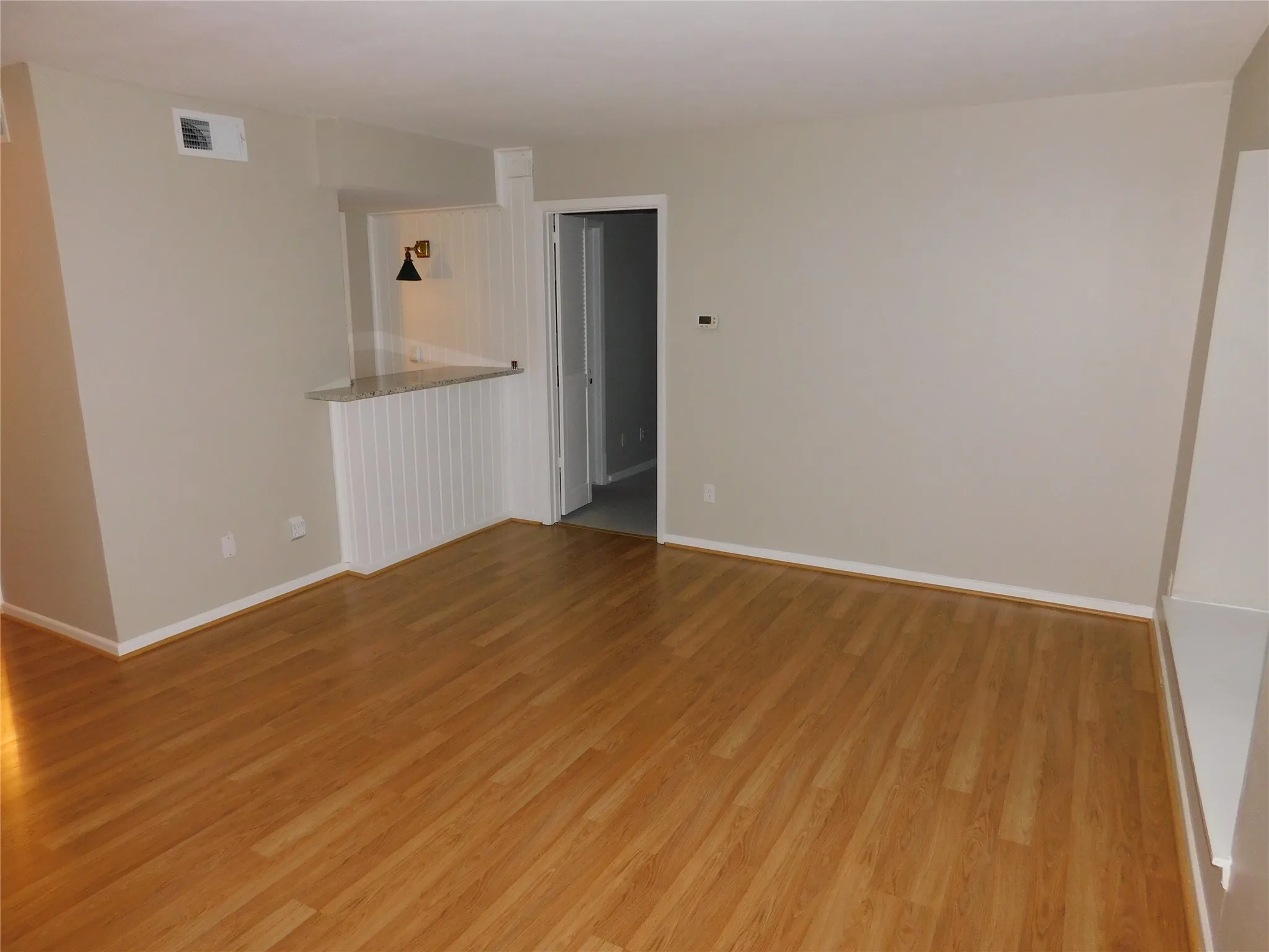 Condominium For Rent in Dallas County , 4239 Mckinney Avenue 208, Dallas, Texas 75205, 1 Bedroom, 1 Bathroom, Garage spaces, 630 Sqft, built in 1968, mls#21409627, Real Estate Agent in Dallas, Homes For Rent in Dallas county, Homes For Rent in Dallas, Realtor in Dallas Texas, Real Estate Brokerage Independent Realty Texas, Luminita Cordes Realtor