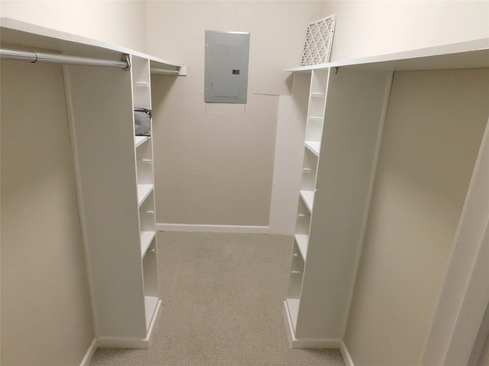 Condominium For Rent in Dallas County , 4239 Mckinney Avenue 208, Dallas, Texas 75205, 1 Bedroom, 1 Bathroom, Garage spaces, 630 Sqft, built in 1968, mls#21409627, Real Estate Agent in Dallas, Homes For Rent in Dallas county, Homes For Rent in Dallas, Realtor in Dallas Texas, Real Estate Brokerage Independent Realty Texas, Luminita Cordes Realtor