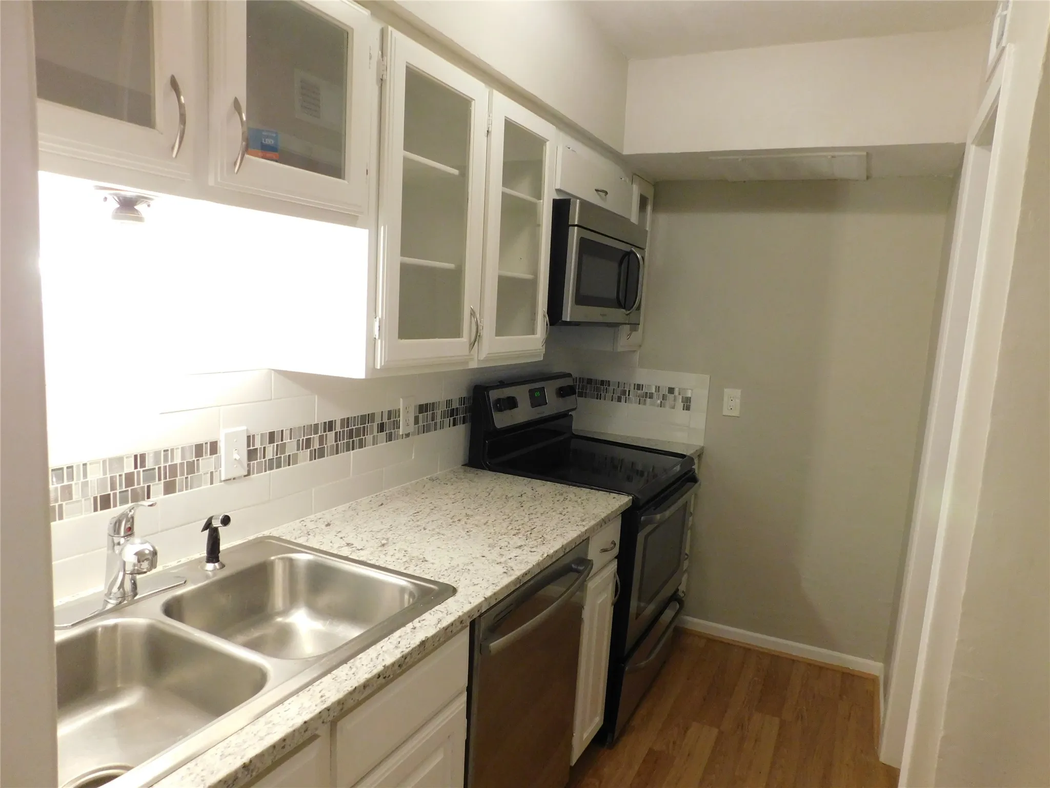 Condominium For Rent in Dallas County , 4239 Mckinney Avenue 208, Dallas, Texas 75205, 1 Bedroom, 1 Bathroom, Garage spaces, 630 Sqft, built in 1968, mls#21409627, Real Estate Agent in Dallas, Homes For Rent in Dallas county, Homes For Rent in Dallas, Realtor in Dallas Texas, Real Estate Brokerage Independent Realty Texas, Luminita Cordes Realtor
