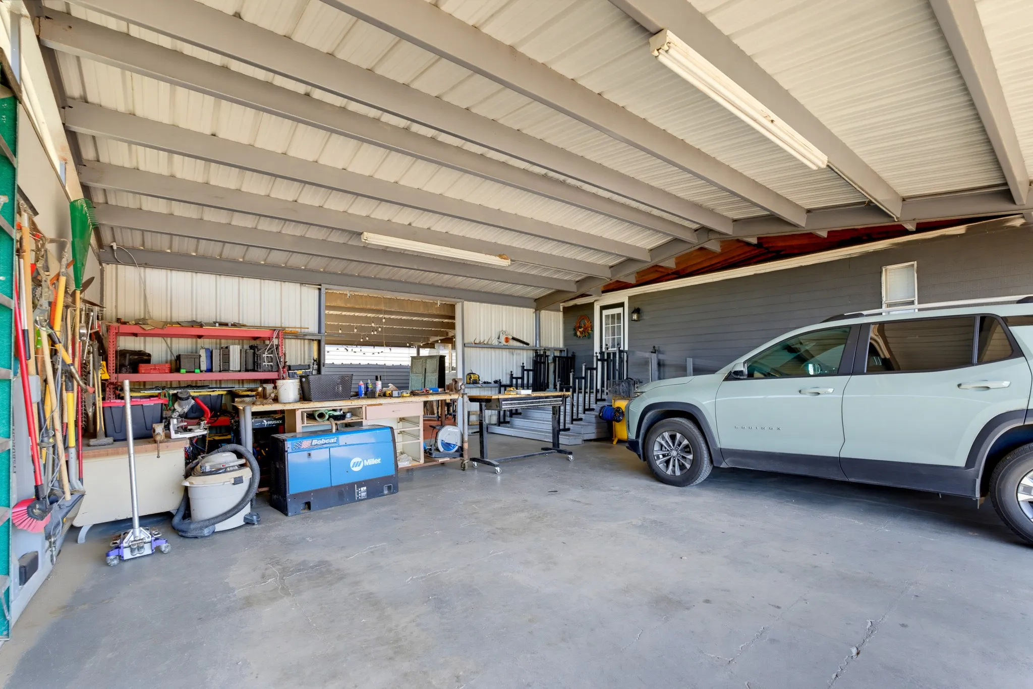 Mobile Home For Sale in Coleman County , 7330 N US Hwy 283, Coleman, Texas 76834, 3 Bedroom, 3 Bathroom, 2 Garage spaces, 2,021 Sqft, built in 2005, mls#21409518, Real Estate Agent in Coleman, Homes For Sale in Coleman county, Homes For Sale in Coleman, Realtor in Coleman Texas, Real Estate Brokerage Independent Realty Texas, Luminita Cordes Realtor