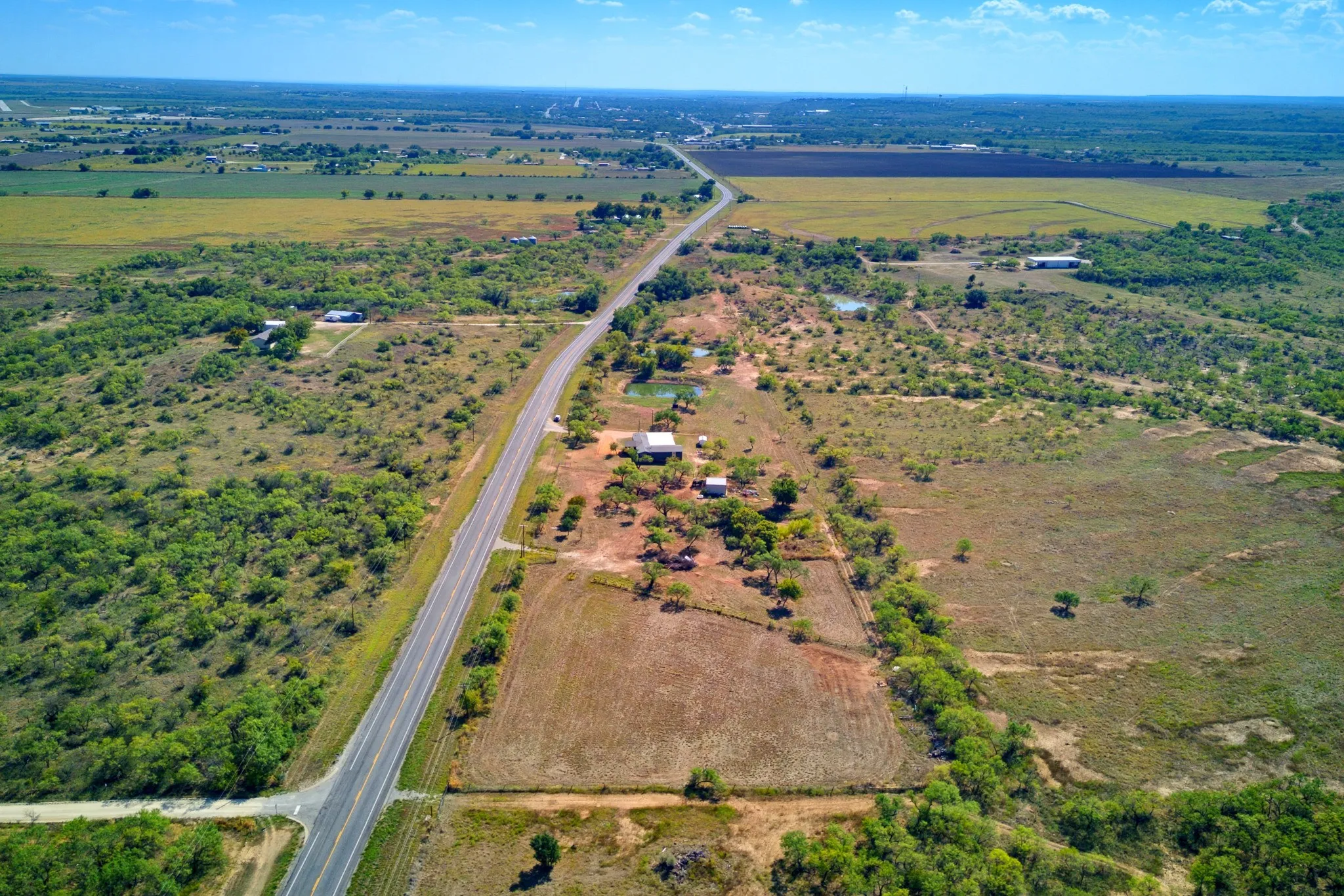 Mobile Home For Sale in Coleman County , 7330 N US Hwy 283, Coleman, Texas 76834, 3 Bedroom, 3 Bathroom, 2 Garage spaces, 2,021 Sqft, built in 2005, mls#21409518, Real Estate Agent in Coleman, Homes For Sale in Coleman county, Homes For Sale in Coleman, Realtor in Coleman Texas, Real Estate Brokerage Independent Realty Texas, Luminita Cordes Realtor