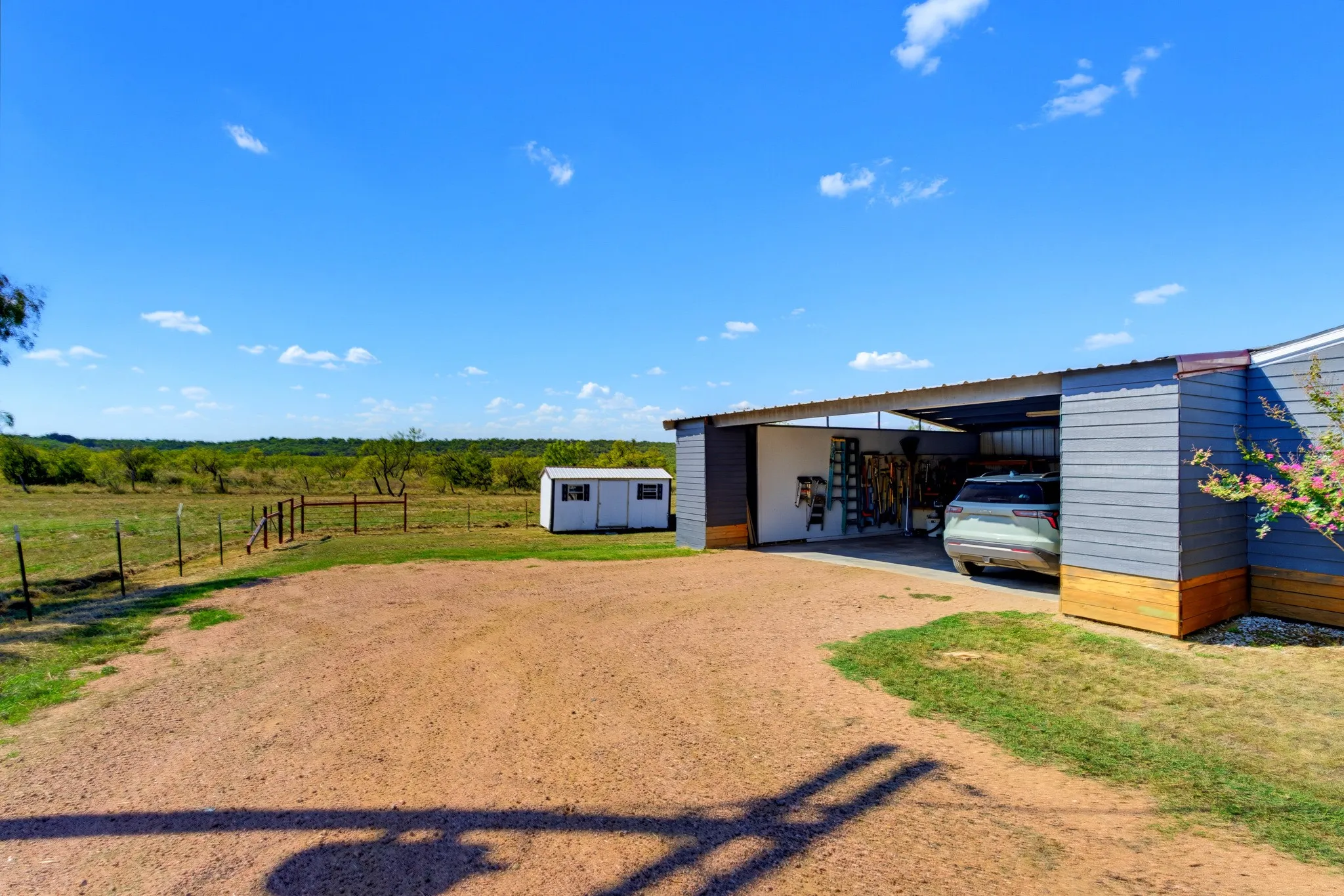 Mobile Home For Sale in Coleman County , 7330 N US Hwy 283, Coleman, Texas 76834, 3 Bedroom, 3 Bathroom, 2 Garage spaces, 2,021 Sqft, built in 2005, mls#21409518, Real Estate Agent in Coleman, Homes For Sale in Coleman county, Homes For Sale in Coleman, Realtor in Coleman Texas, Real Estate Brokerage Independent Realty Texas, Luminita Cordes Realtor