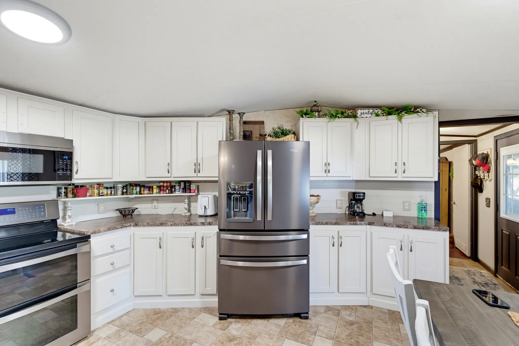 Mobile Home For Sale in Coleman County , 7330 N US Hwy 283, Coleman, Texas 76834, 3 Bedroom, 3 Bathroom, 2 Garage spaces, 2,021 Sqft, built in 2005, mls#21409518, Real Estate Agent in Coleman, Homes For Sale in Coleman county, Homes For Sale in Coleman, Realtor in Coleman Texas, Real Estate Brokerage Independent Realty Texas, Luminita Cordes Realtor