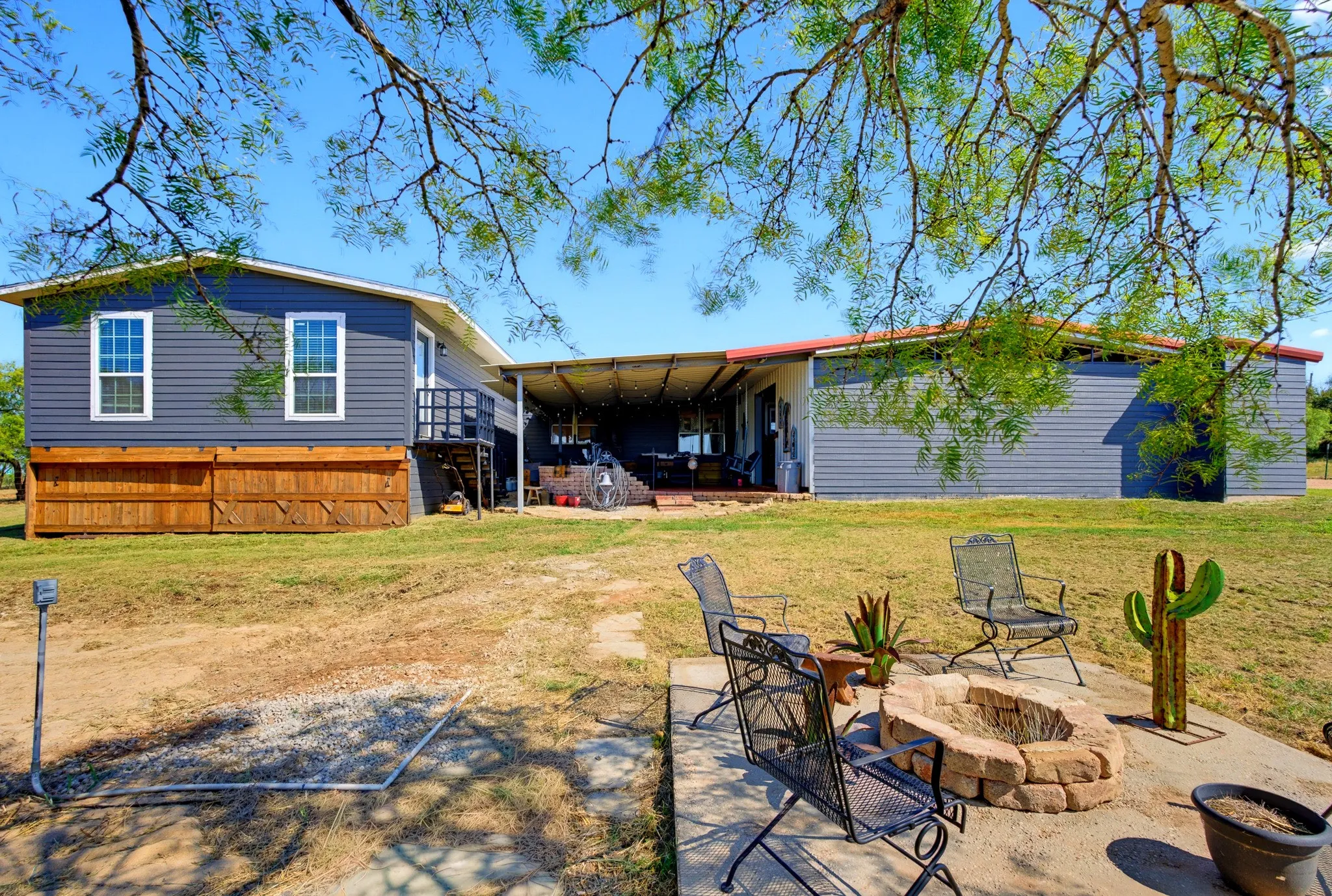 Mobile Home For Sale in Coleman County , 7330 N US Hwy 283, Coleman, Texas 76834, 3 Bedroom, 3 Bathroom, 2 Garage spaces, 2,021 Sqft, built in 2005, mls#21409518, Real Estate Agent in Coleman, Homes For Sale in Coleman county, Homes For Sale in Coleman, Realtor in Coleman Texas, Real Estate Brokerage Independent Realty Texas, Luminita Cordes Realtor
