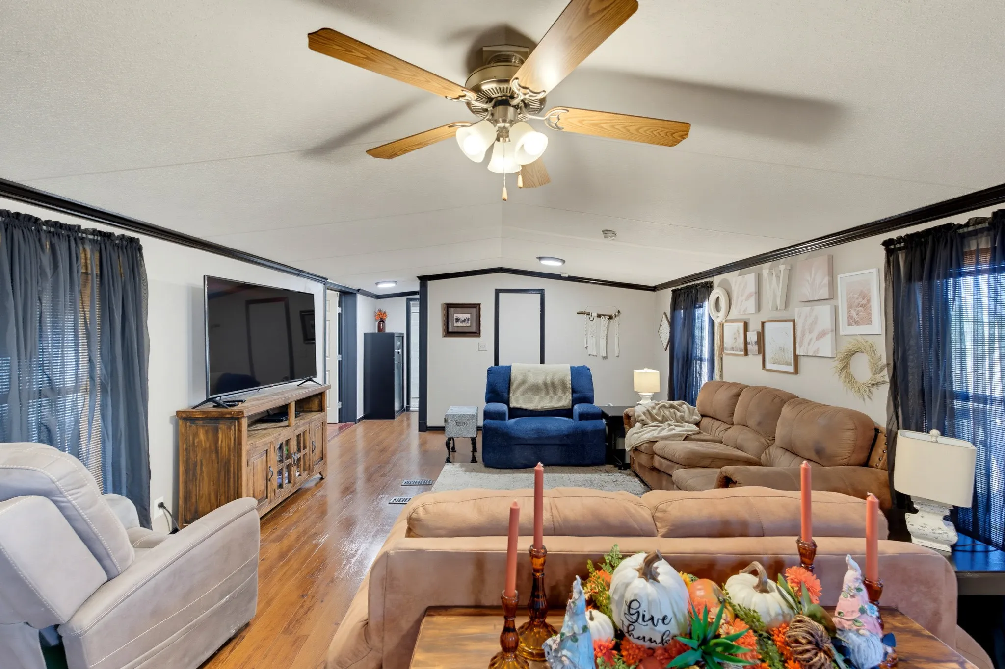 Mobile Home For Sale in Coleman County , 7330 N US Hwy 283, Coleman, Texas 76834, 3 Bedroom, 3 Bathroom, 2 Garage spaces, 2,021 Sqft, built in 2005, mls#21409518, Real Estate Agent in Coleman, Homes For Sale in Coleman county, Homes For Sale in Coleman, Realtor in Coleman Texas, Real Estate Brokerage Independent Realty Texas, Luminita Cordes Realtor