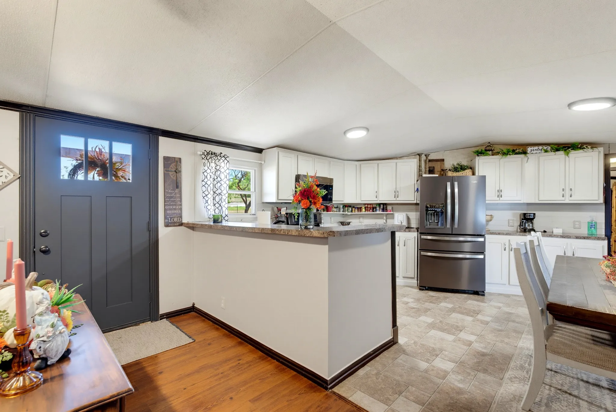 Mobile Home For Sale in Coleman County , 7330 N US Hwy 283, Coleman, Texas 76834, 3 Bedroom, 3 Bathroom, 2 Garage spaces, 2,021 Sqft, built in 2005, mls#21409518, Real Estate Agent in Coleman, Homes For Sale in Coleman county, Homes For Sale in Coleman, Realtor in Coleman Texas, Real Estate Brokerage Independent Realty Texas, Luminita Cordes Realtor